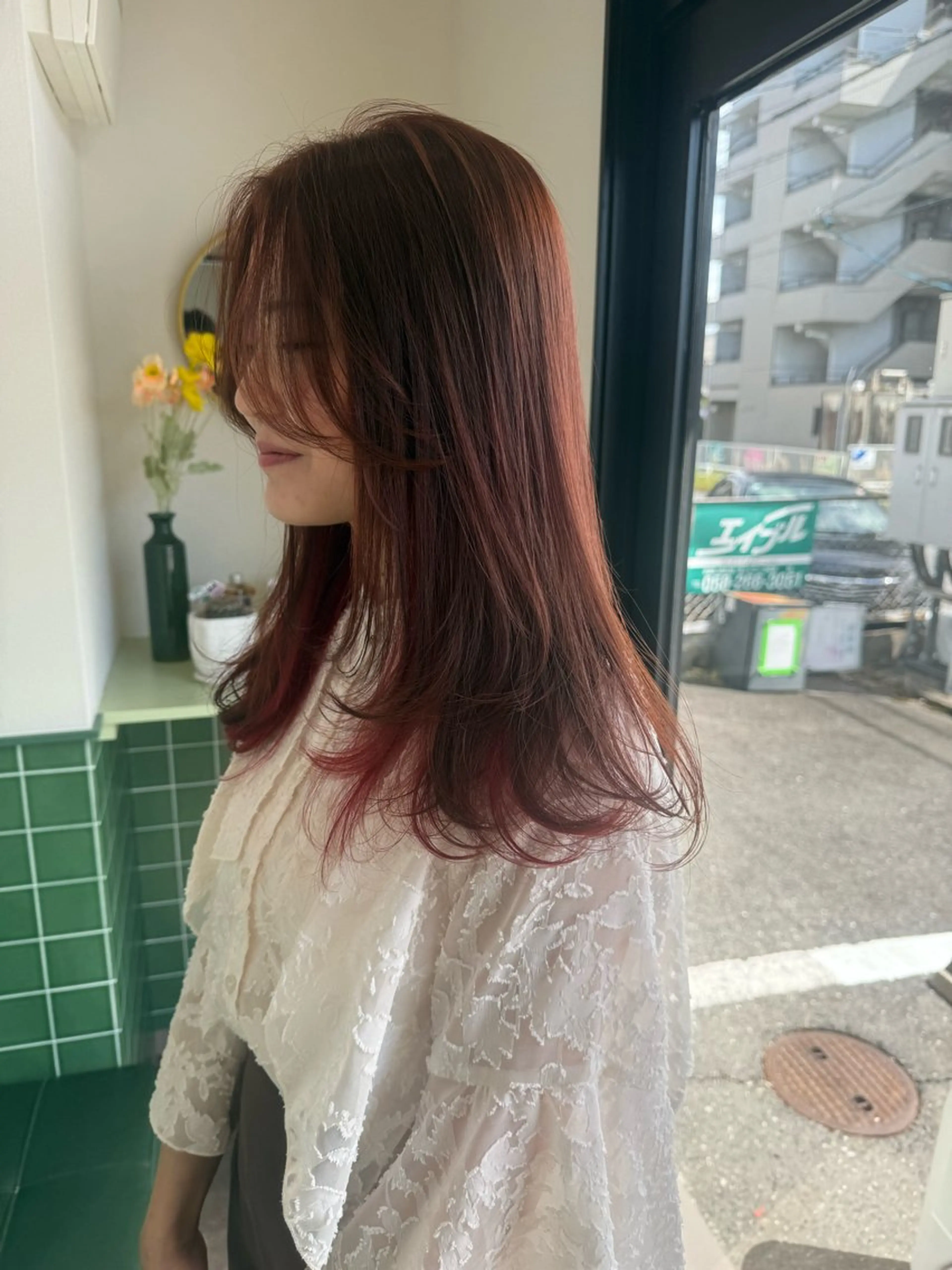ミディアム レイヤーカット ヘアカラー トリートメント Licol所属・髪質改善サロン 予約Licolのヘアスタイル