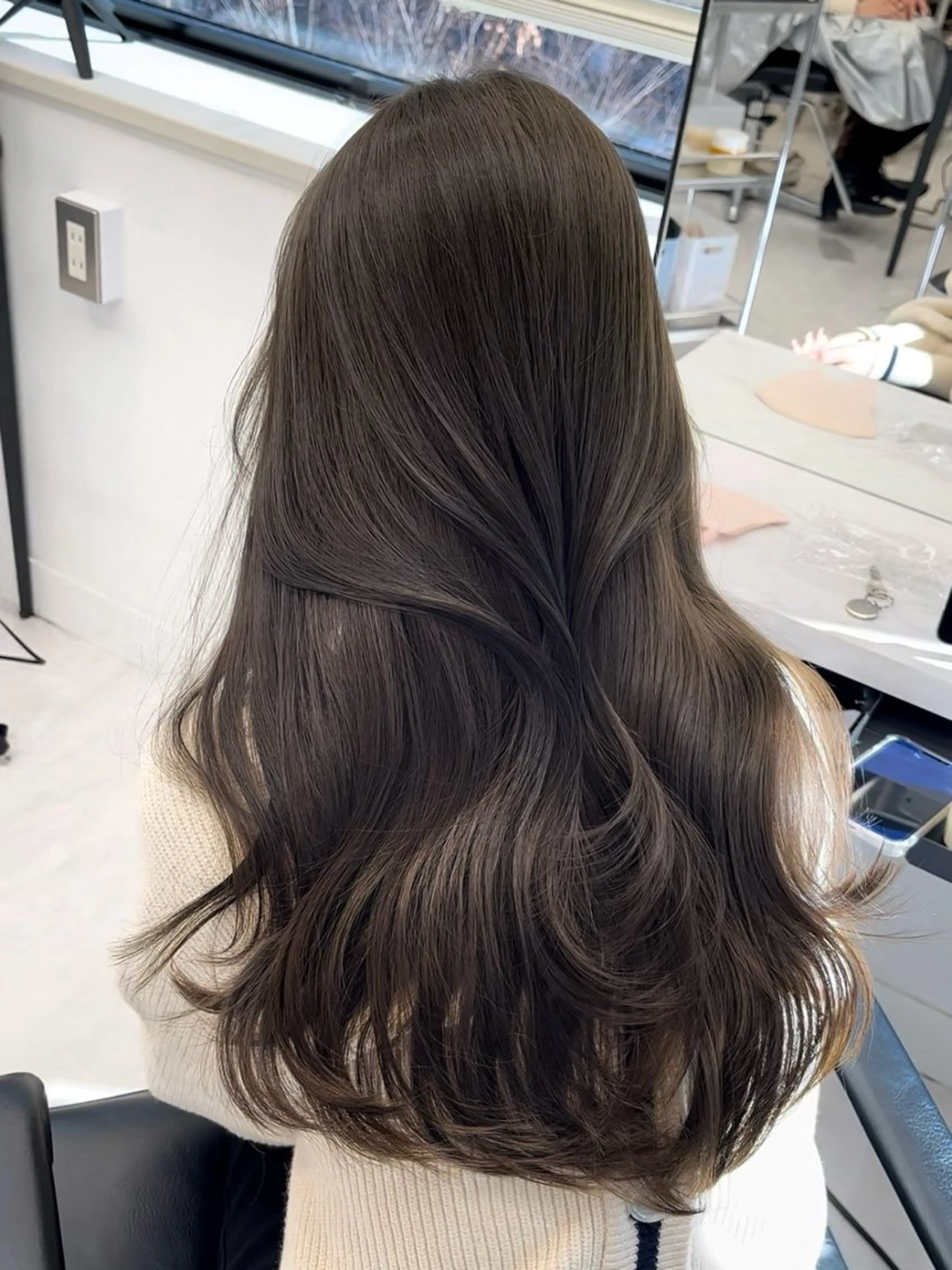 セミロング カラー パーマ ヘアアレンジ イルミナカラー 髪質改善 韓国風ヘア レイヤーカット 縮毛矯正 韓国ヘア×顔まわり 🇰🇷和知拓郎のヘアスタイル