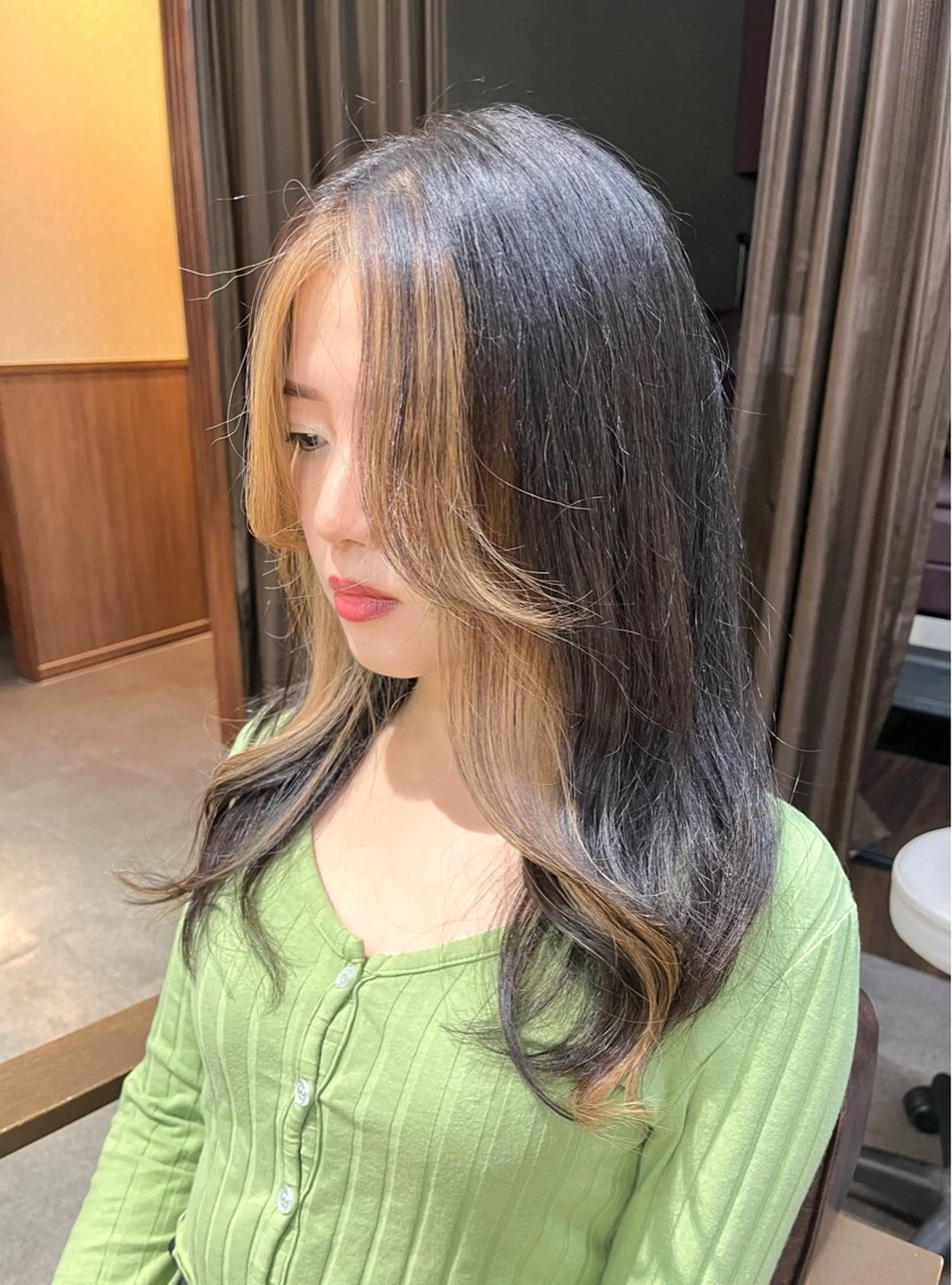 ミディアム カット ヘアカラー 赤みなしカラー/梅田 /レイヤー/IORIのヘアスタイル