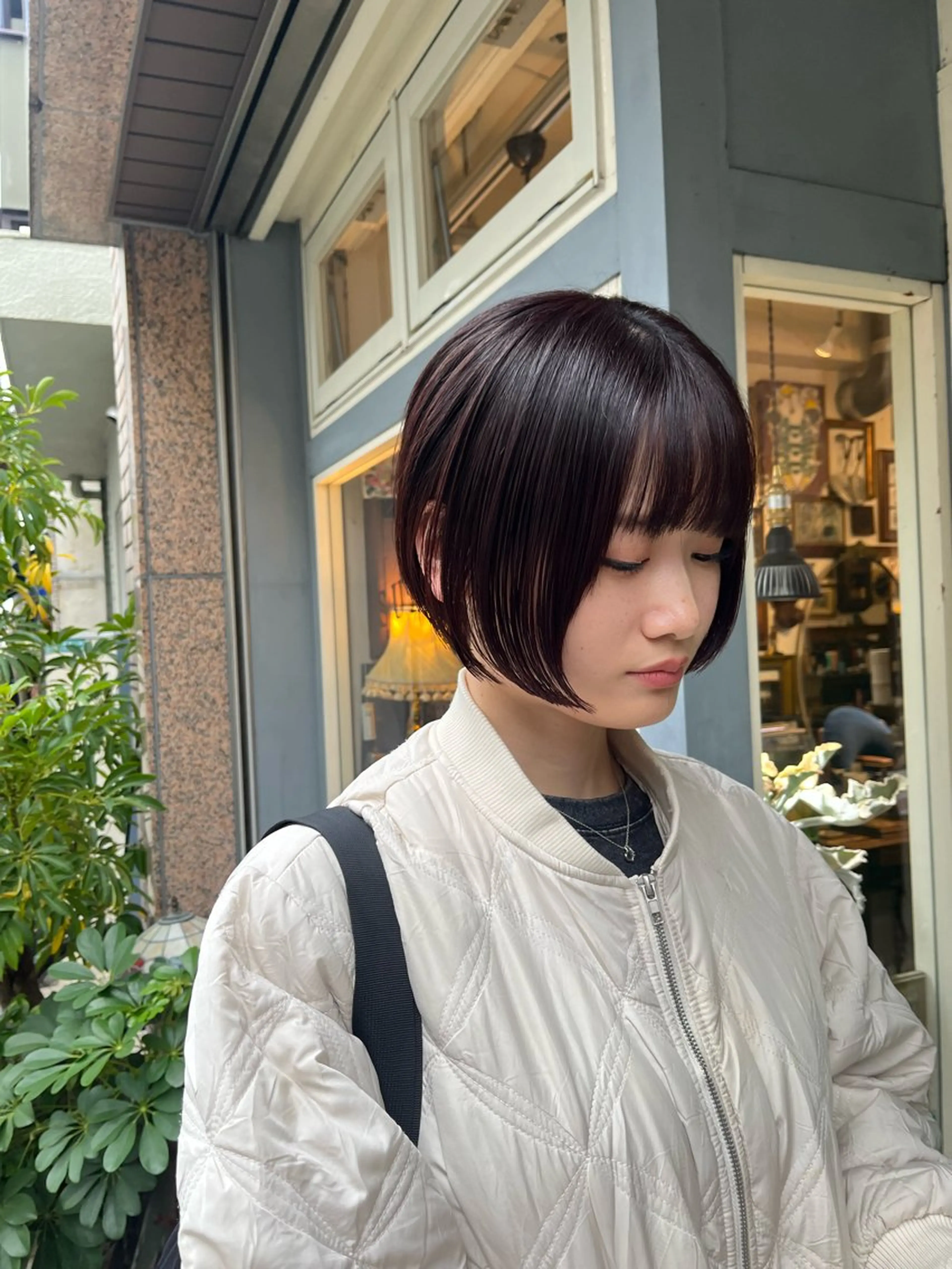 ショート カラー ショートボブ ボルドーカラー ボブ ショートヘア カット ヘアカラー トリートメント ヘッドスパ 抜け感パーマ/ 顔まわり/緒方椋のヘアスタイル