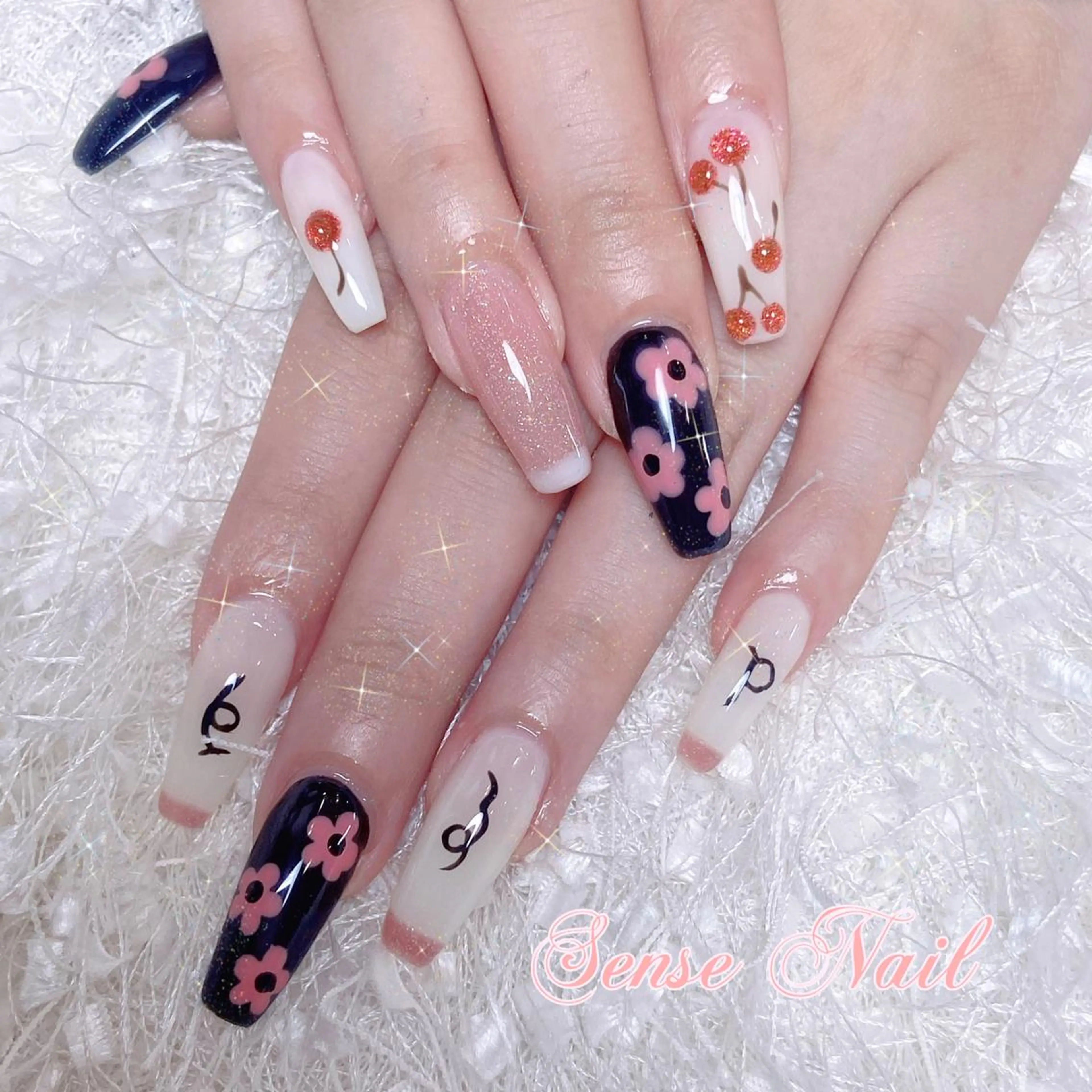 ネイル ハンドネイル ハンドケア - Rolls Honey -のネイルデザイン