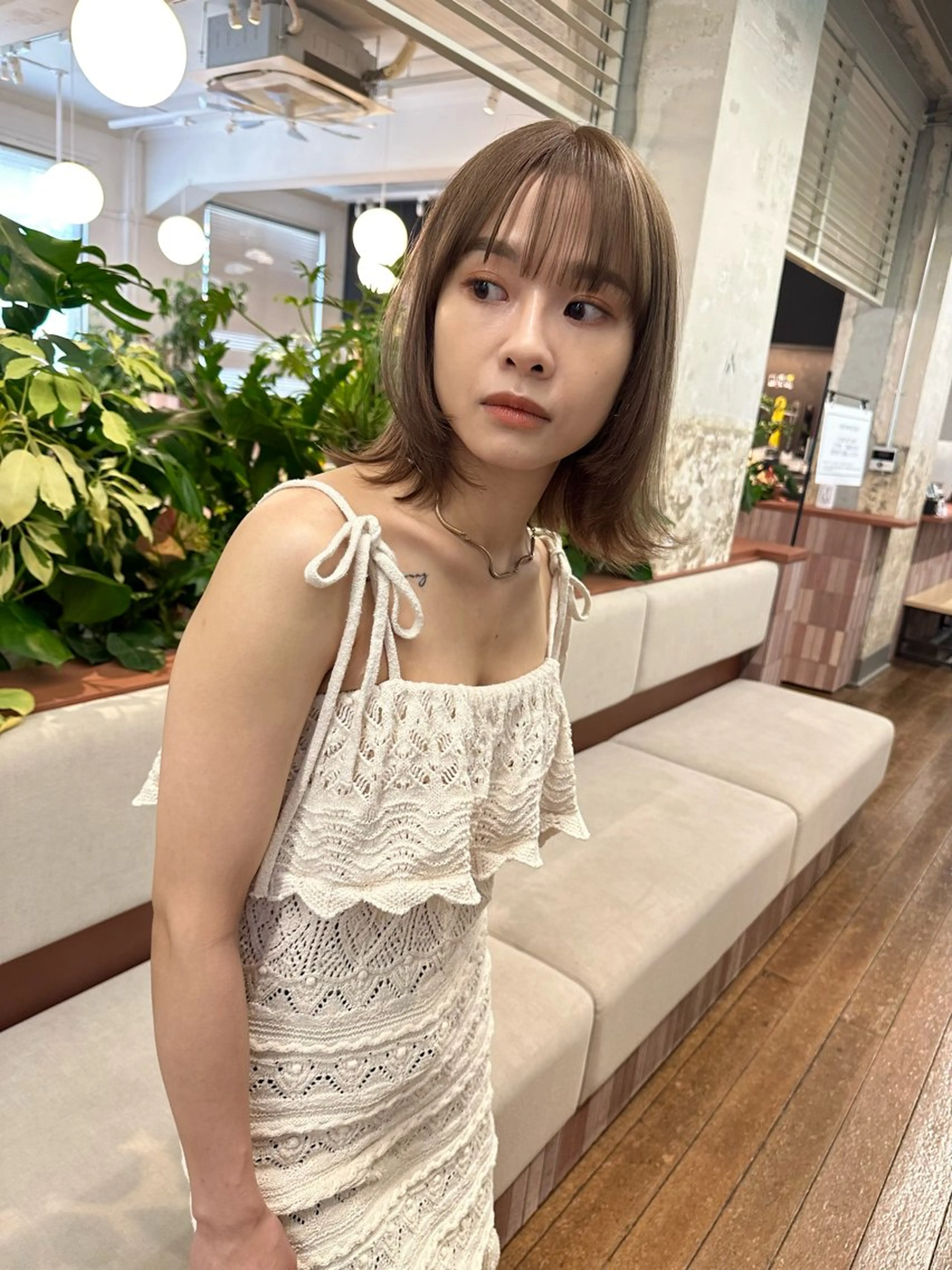 セミロング KAORU オリーブカラーのヘアスタイル