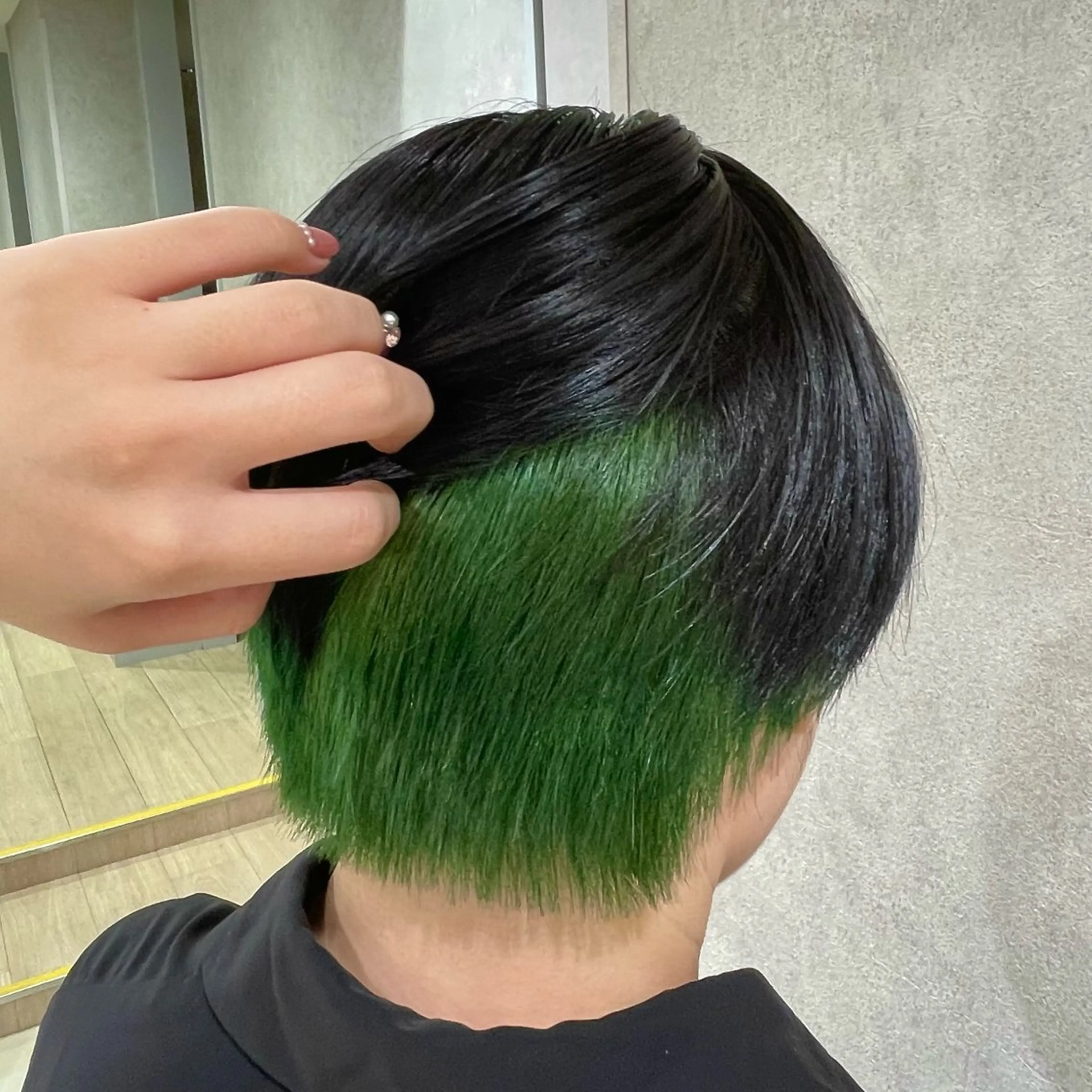 ショート カラー ヘアカラー 【🎀推し デザイン カラー】小池 雪奈のヘアスタイル