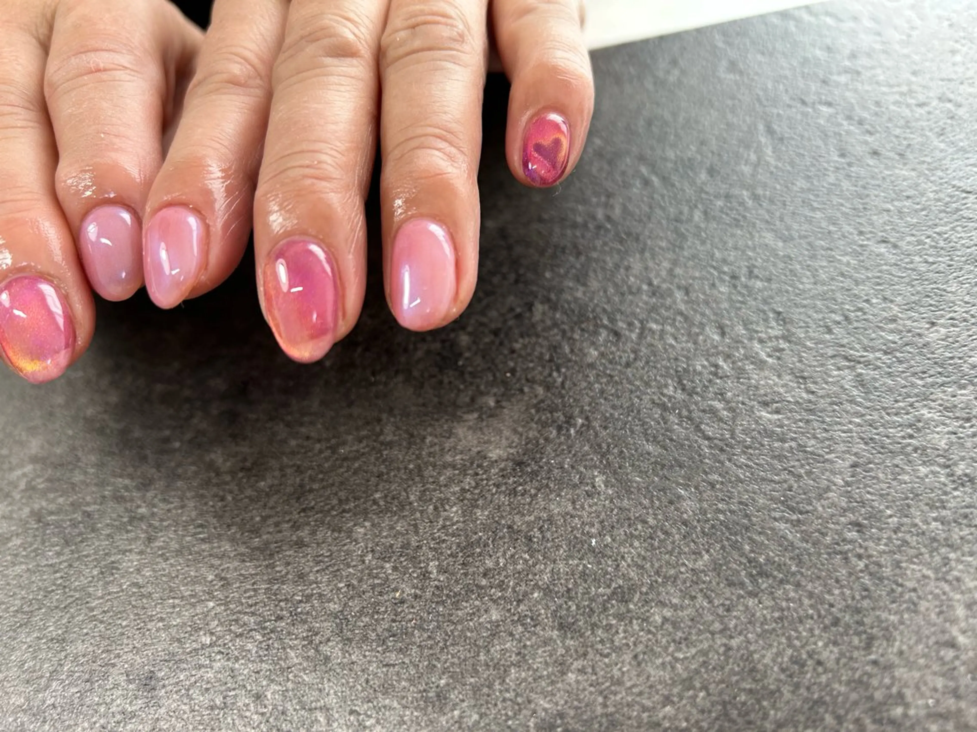 ネイル ハート マグネットネイル Lea,Nail所属・松橋 愛のネイルデザイン