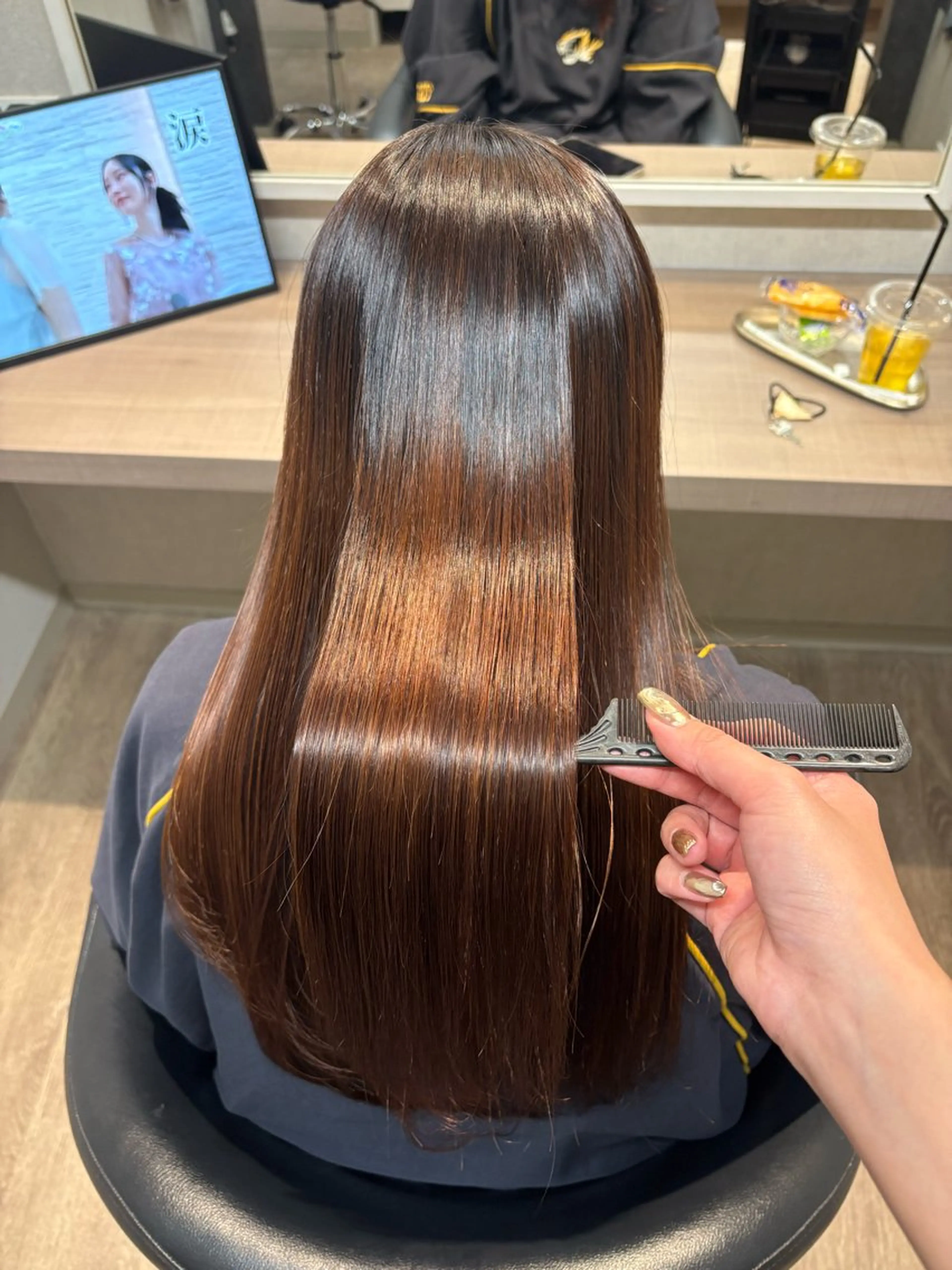 ロング Hirona 縮毛矯正/髪質改善のヘアスタイル