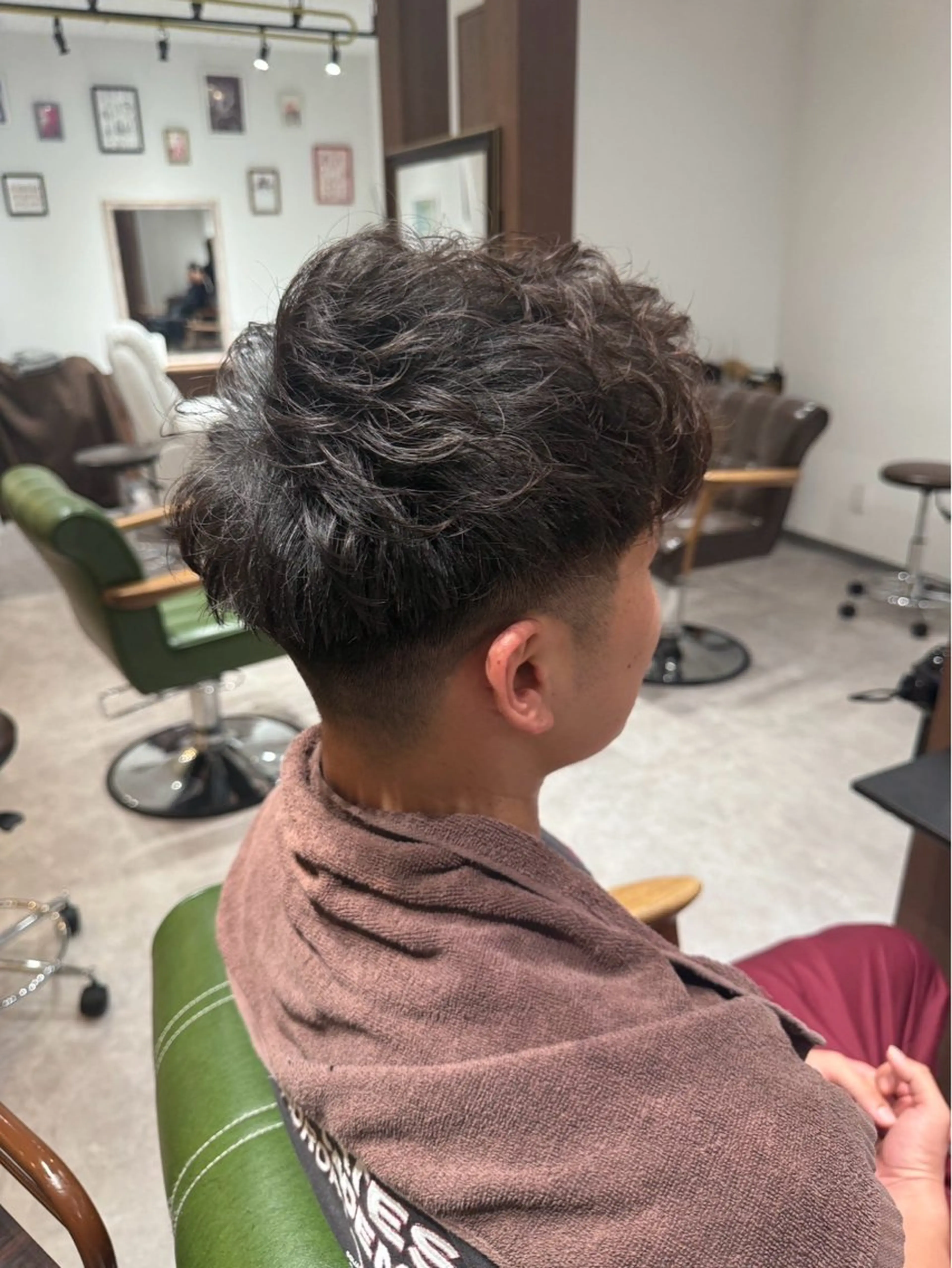 パーマ メンズ フェードカット カット TAMMY 武蔵新城所属・ハイトーン×ツヤ髪 🧸💖キキョウのヘアスタイル