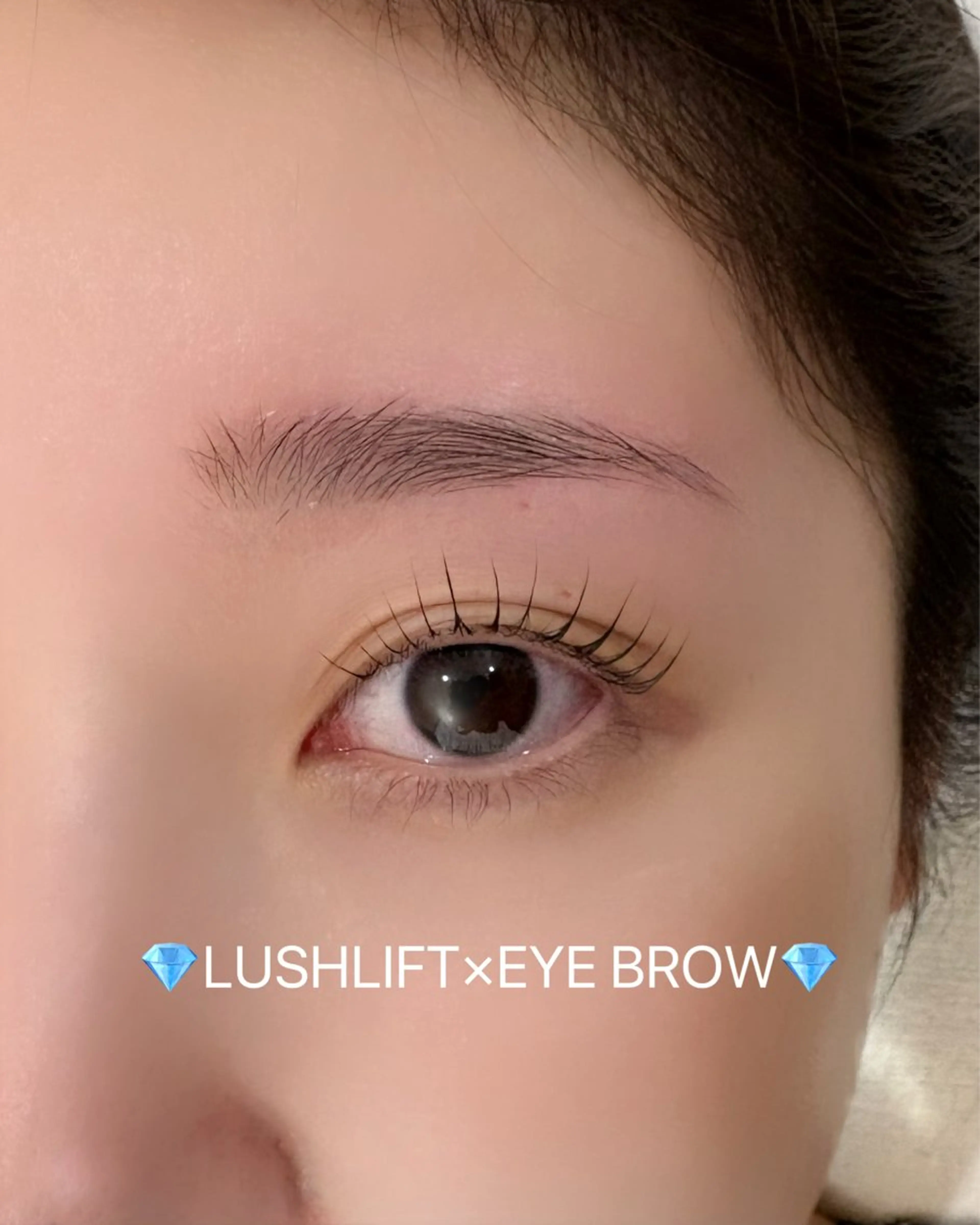 眉毛WAXスタイリングの写真