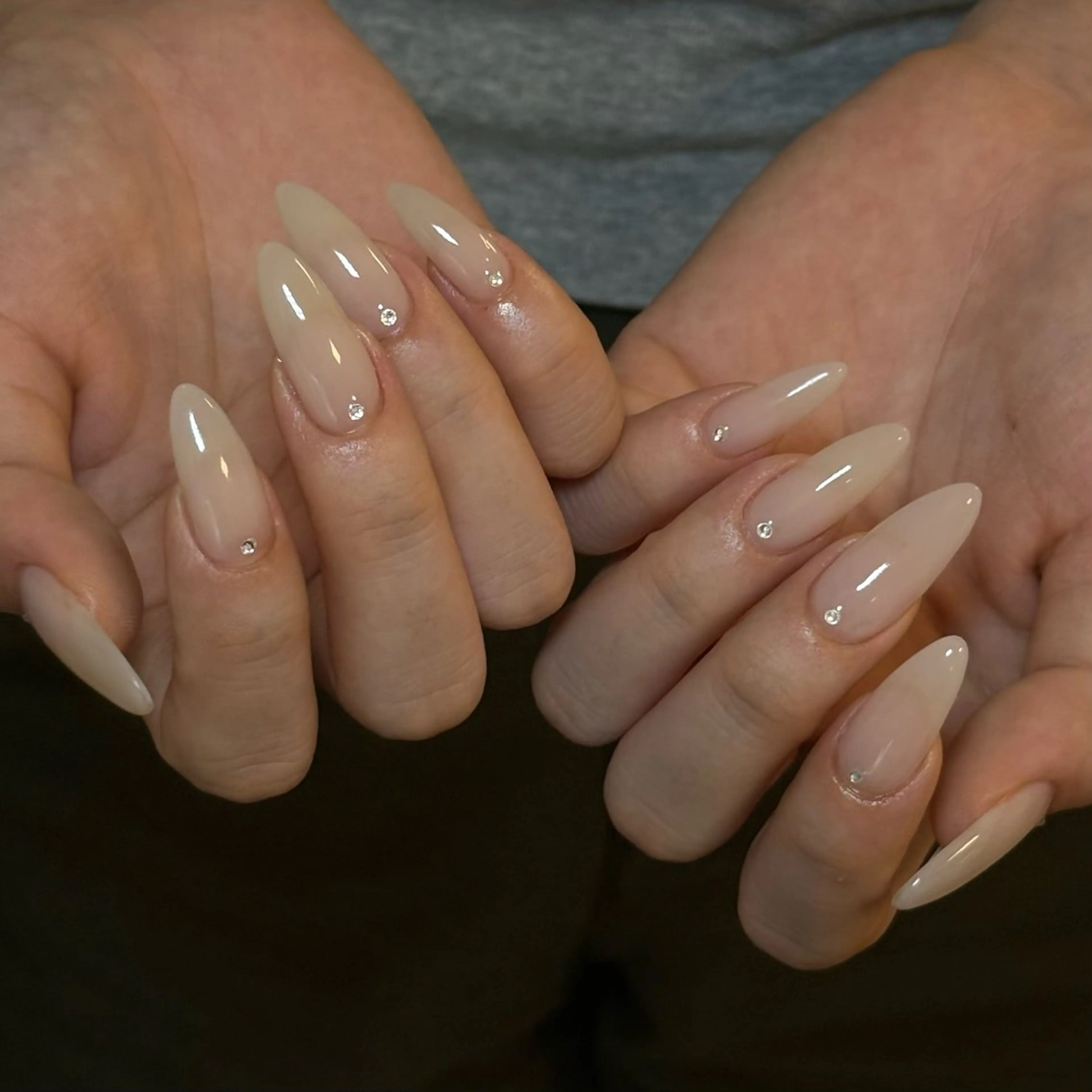 ネイル ワンカラーネイル ストーンネイル ハンドネイル Angie Nail Eyelash所属・YUNE Angieのネイルデザイン