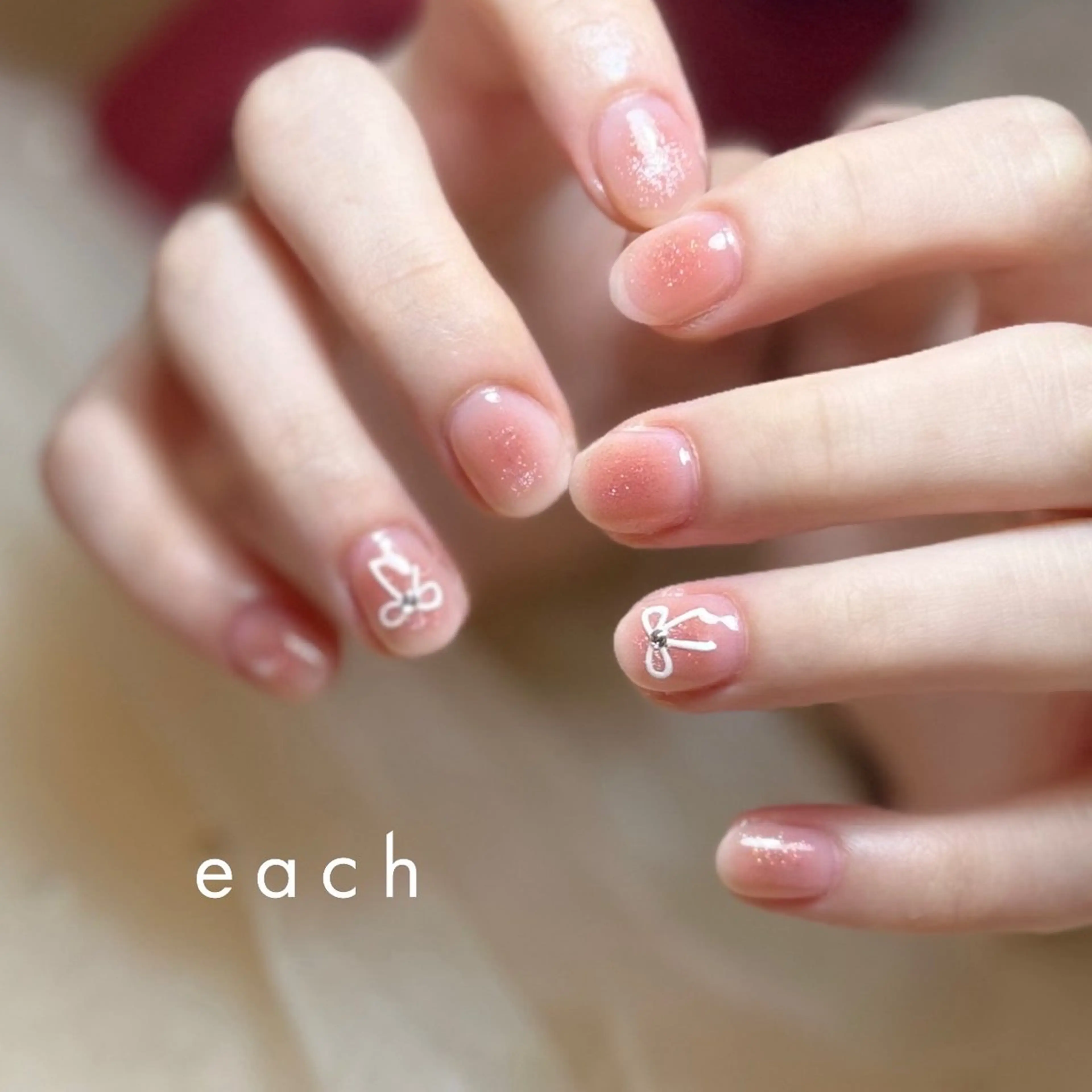 ネイル チークネイル ハンドネイル 𝒆𝒂𝒄𝒉 kanako 🕊のネイルデザイン