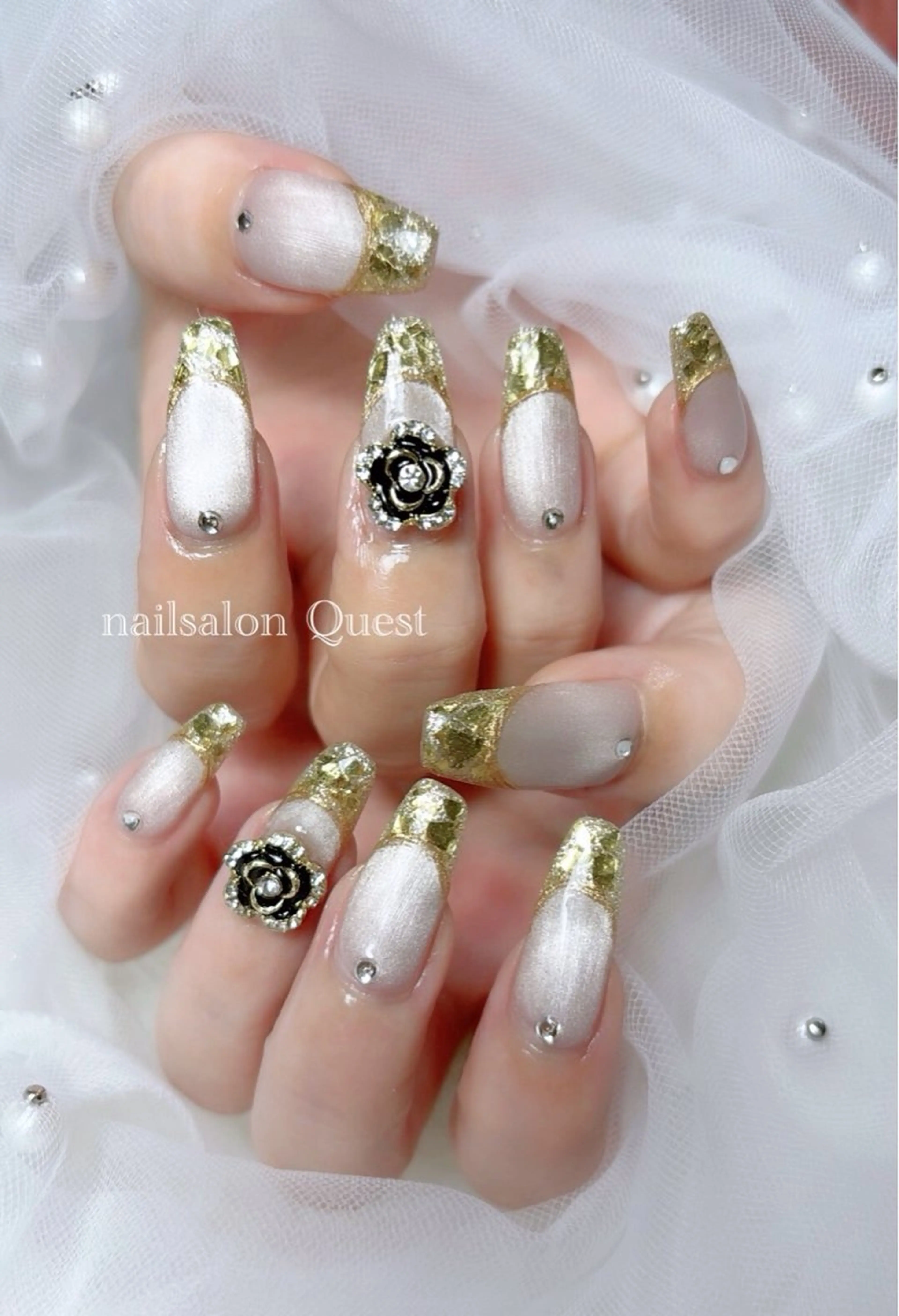 ネイル フレンチネイル ガラスフレンチ ゴールド ゴージャス シルバー nailsalon Questのネイルデザイン