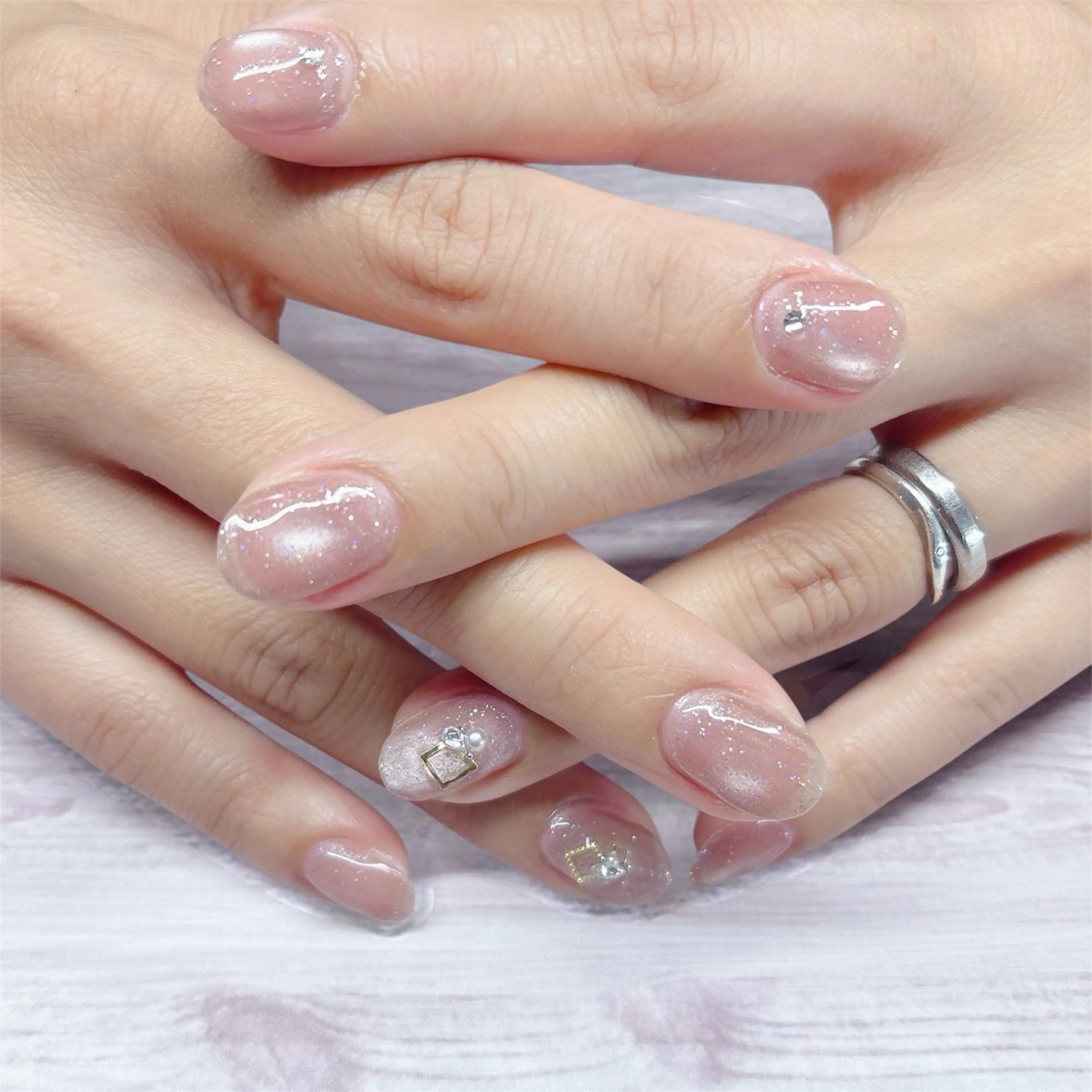 ネイル アートネイル マグネットネイル シンプルネイル MYu Beauty Salon  MAIのネイルデザイン