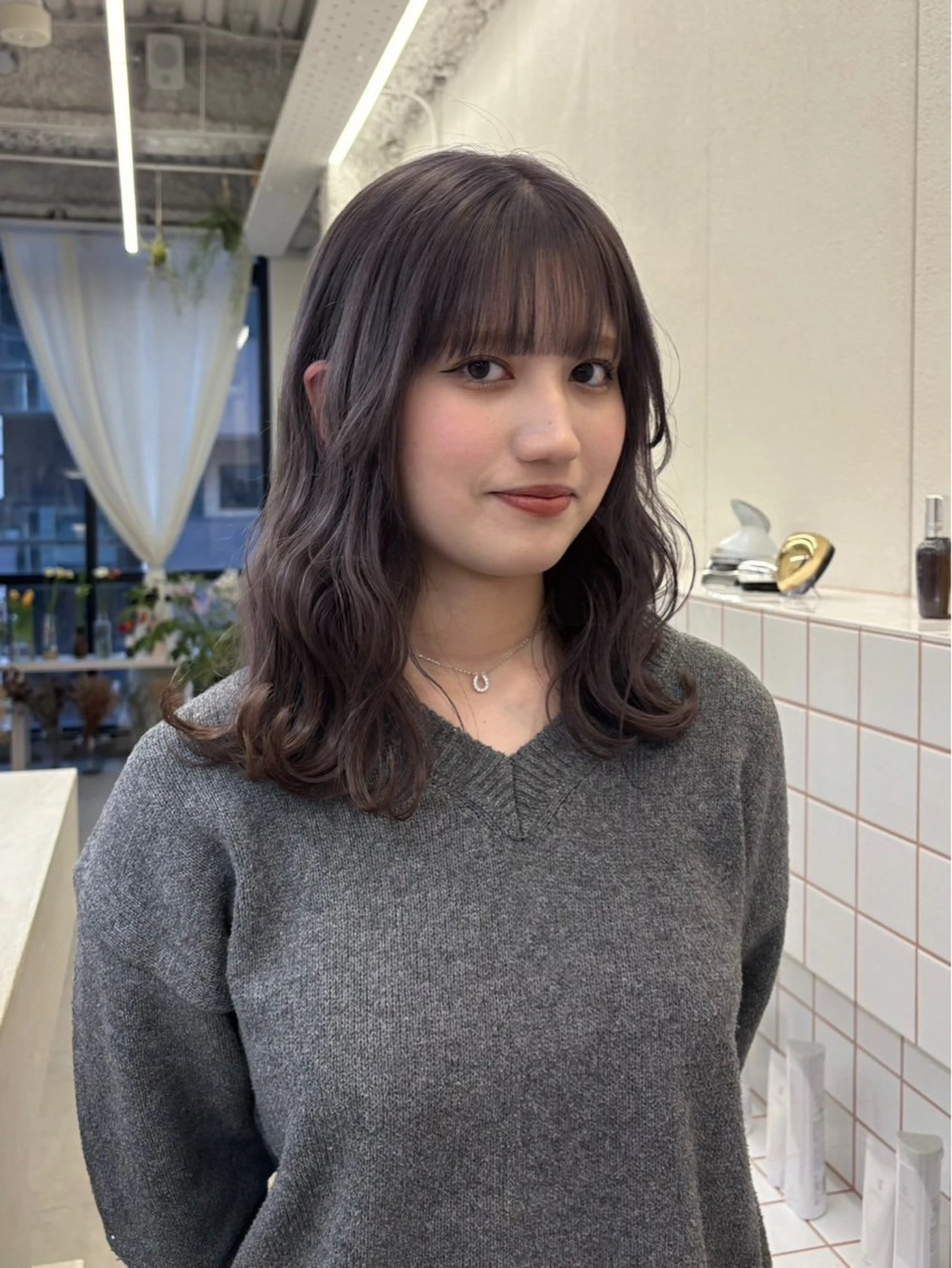 カラー 🌷花屋併設🌷 岡本明日実のヘアスタイル