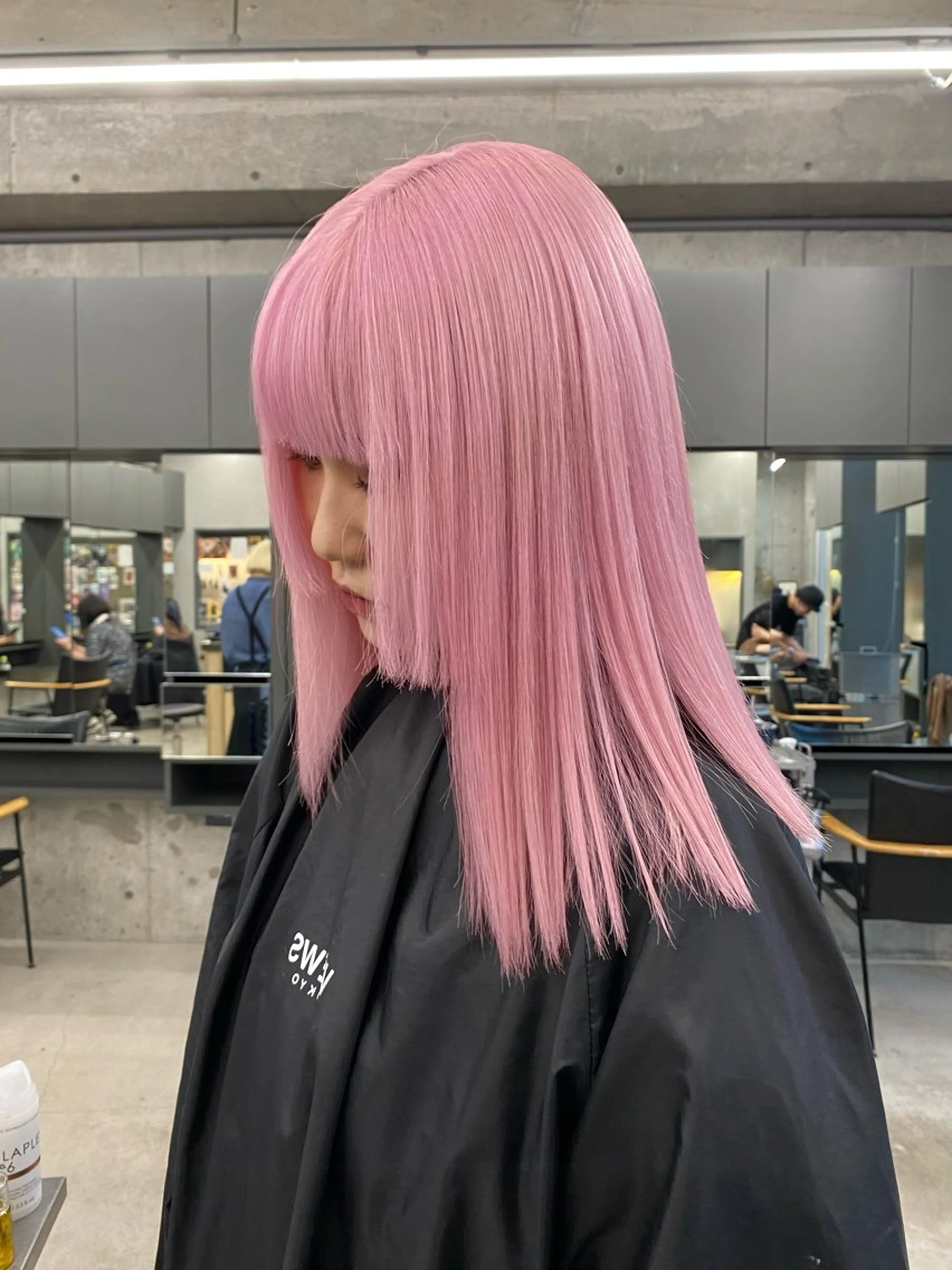 ミディアム カラー ヘアアレンジ ブロンド ピンクカラー ヘアカラー お呼ばれヘアアレンジ mina🌷のヘアスタイル