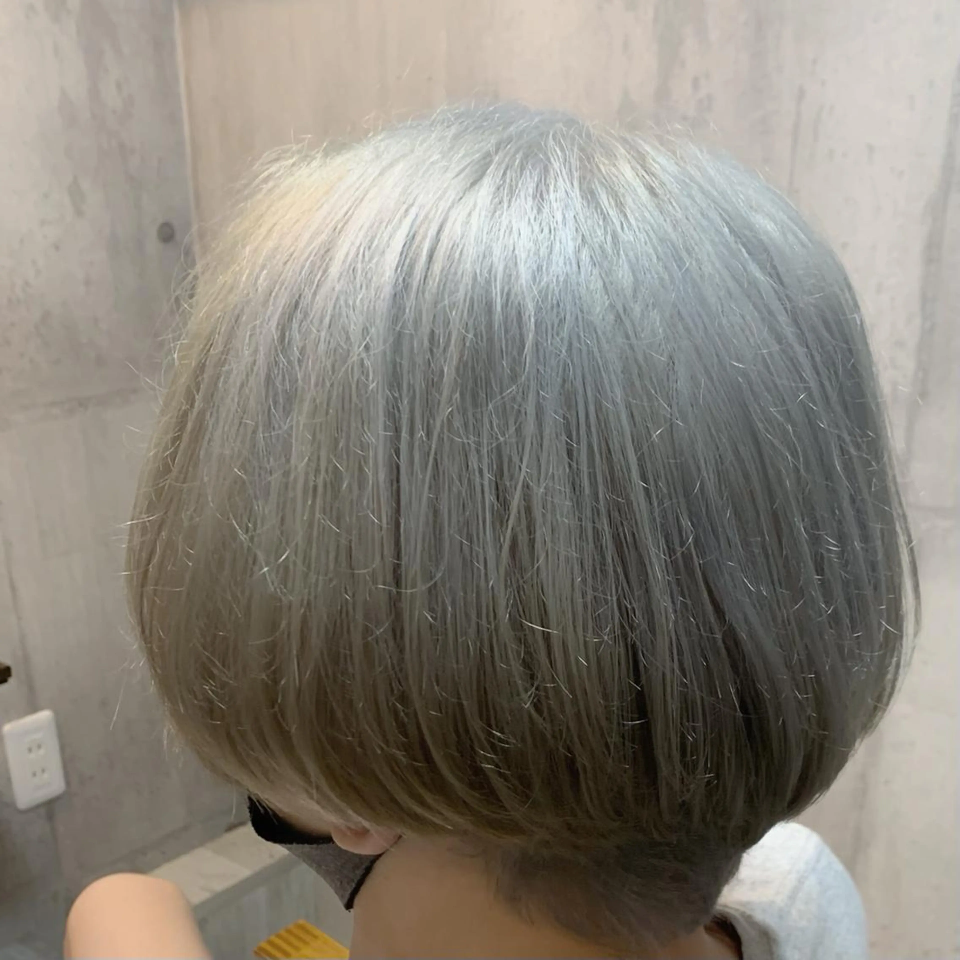 カラー メンズ メンズブリーチ ブリーチ シルバー ホワイトシルバー 浅草個室/髪質改善 🫧ちえ🫧のヘアスタイル