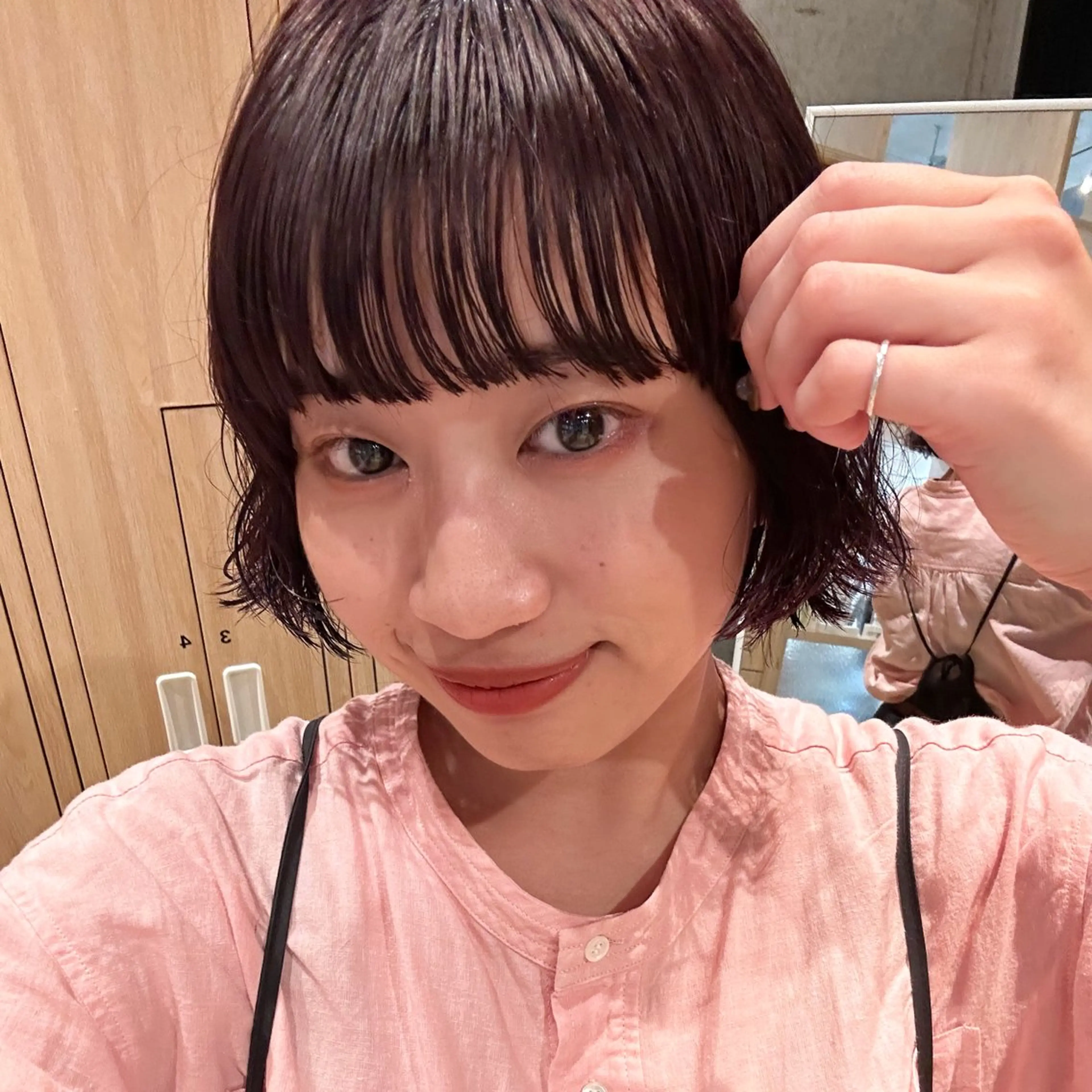 ショート カラー パープルカラー ニュアンスパーマ 艶カラー/坂本小夏のヘアスタイル
