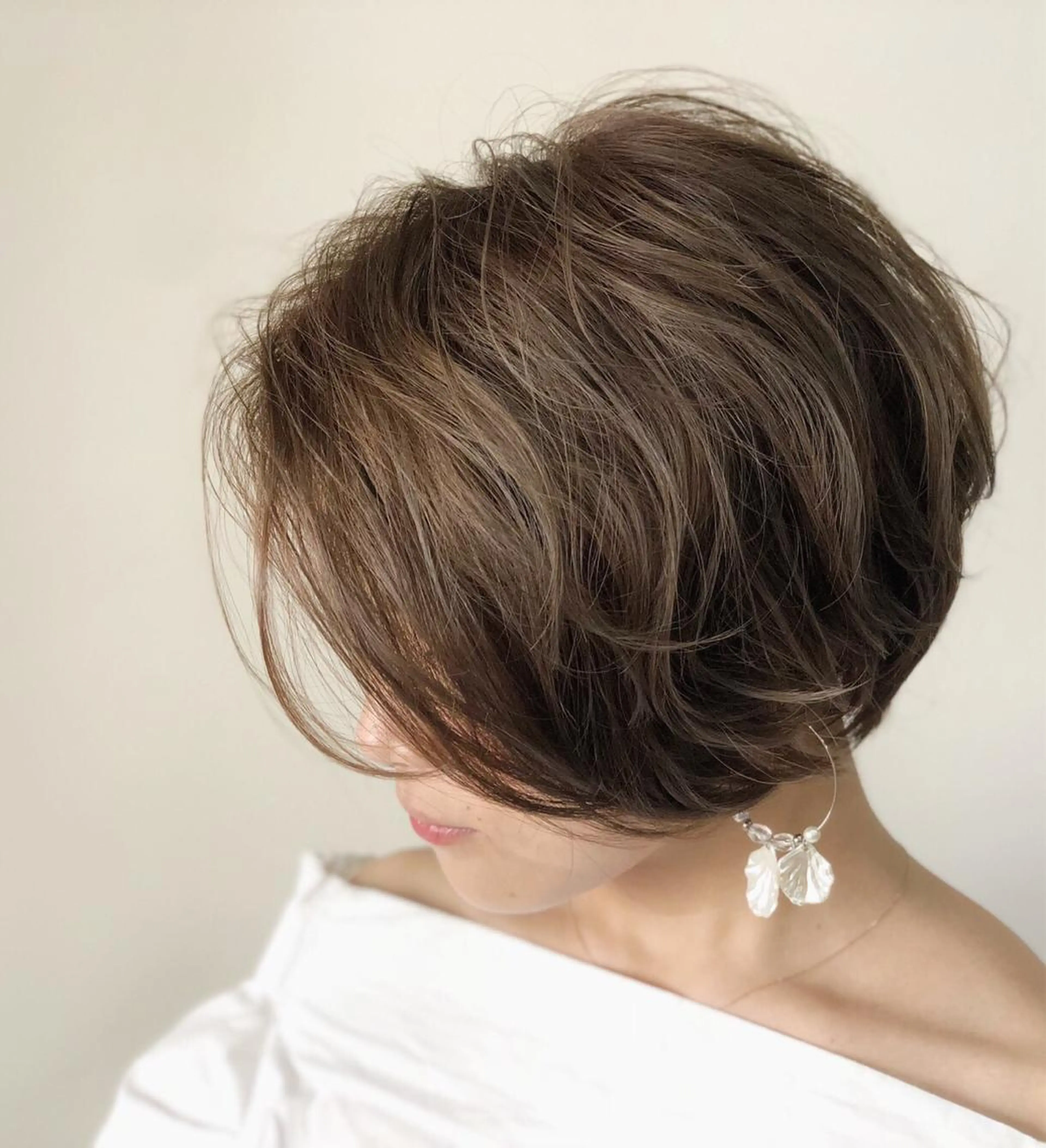 ショート カラー ヘアアレンジ キッズ アディクシーカラー バレイヤージュ ミストバング ベージュカラー 黒髪 カラー特化サロン Eir心斎橋のヘアスタイル