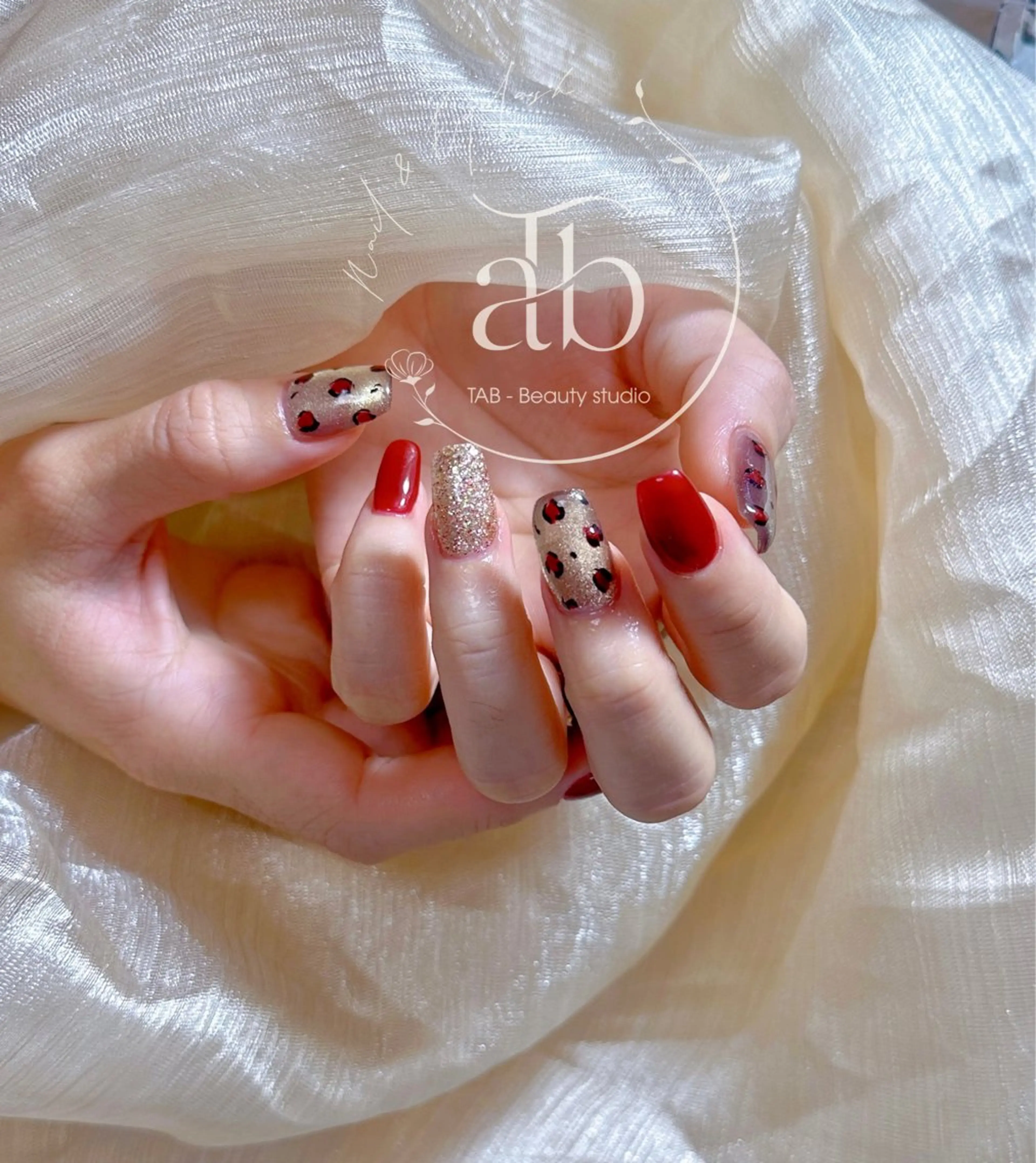 ネイル ハンドネイル ハンドケア TAB Beauty Studioのネイルデザイン