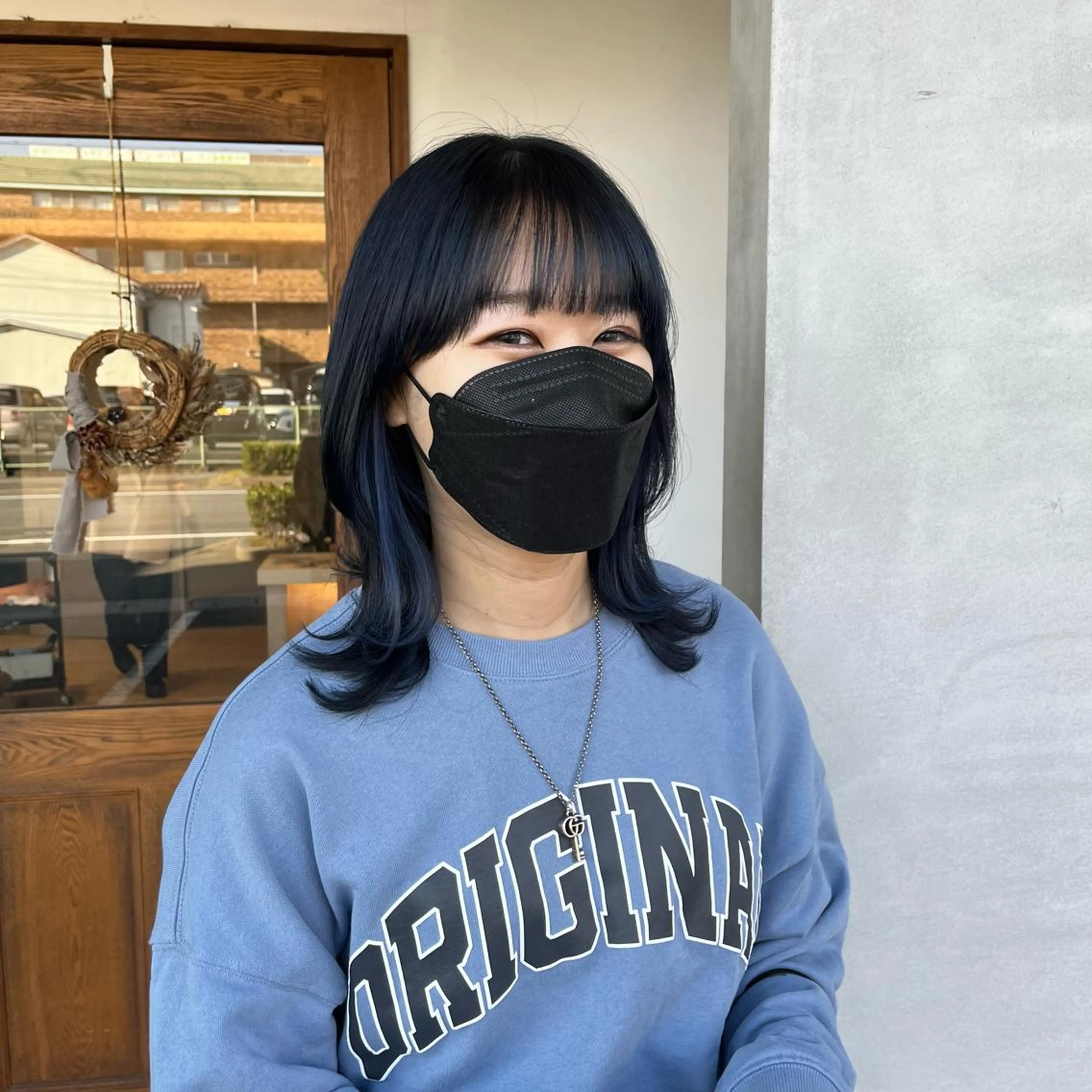 ミディアム カラー ブルーカラー ウルフカット Leyシェアサロン所属・中井亜未/ 姫路ボブのヘアスタイル