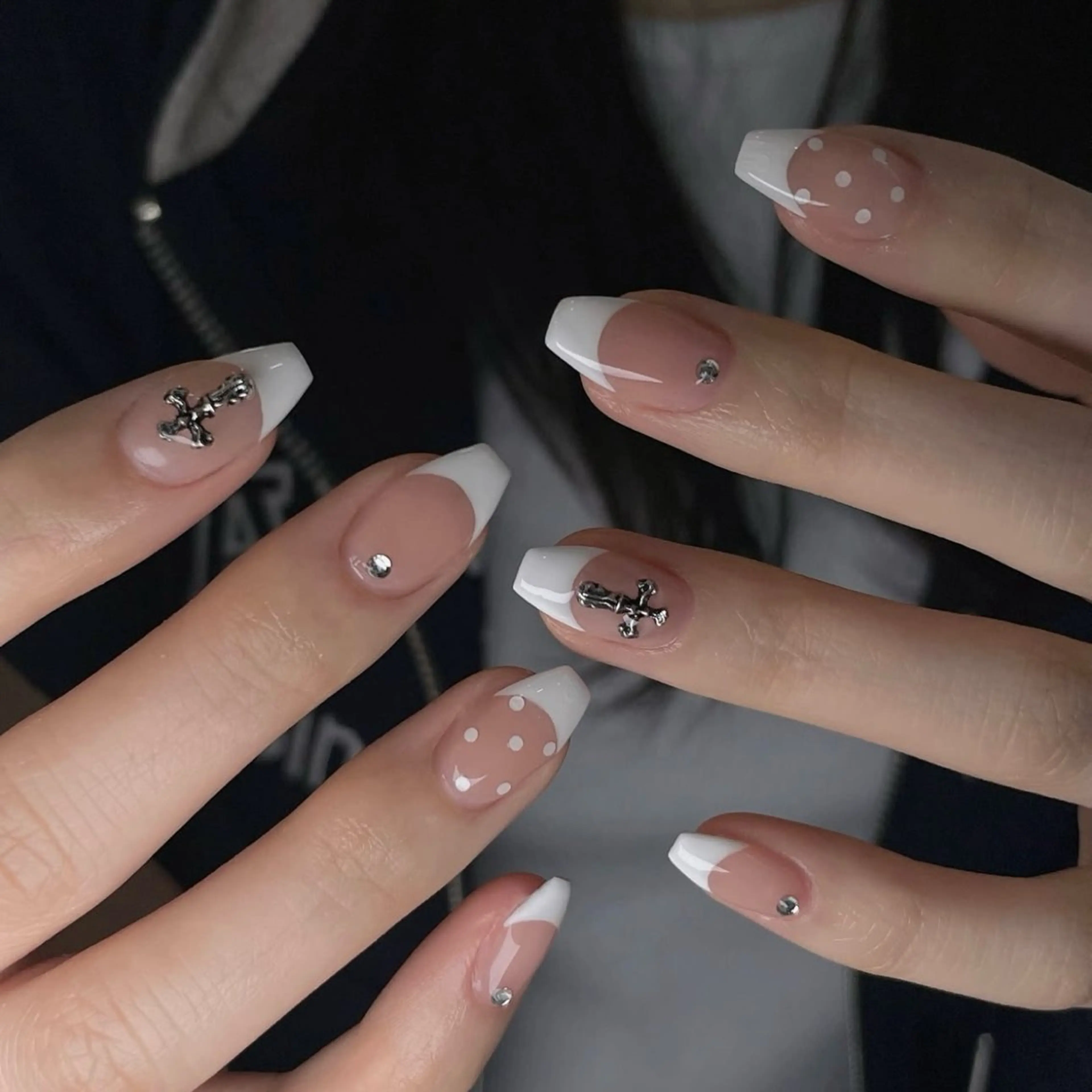 ネイル キラキラネイル 韓国ネイル 水色 マグネットネイル ミラーネイル ハンドネイル Lala Nails所属・Lala Nailsのネイルデザイン