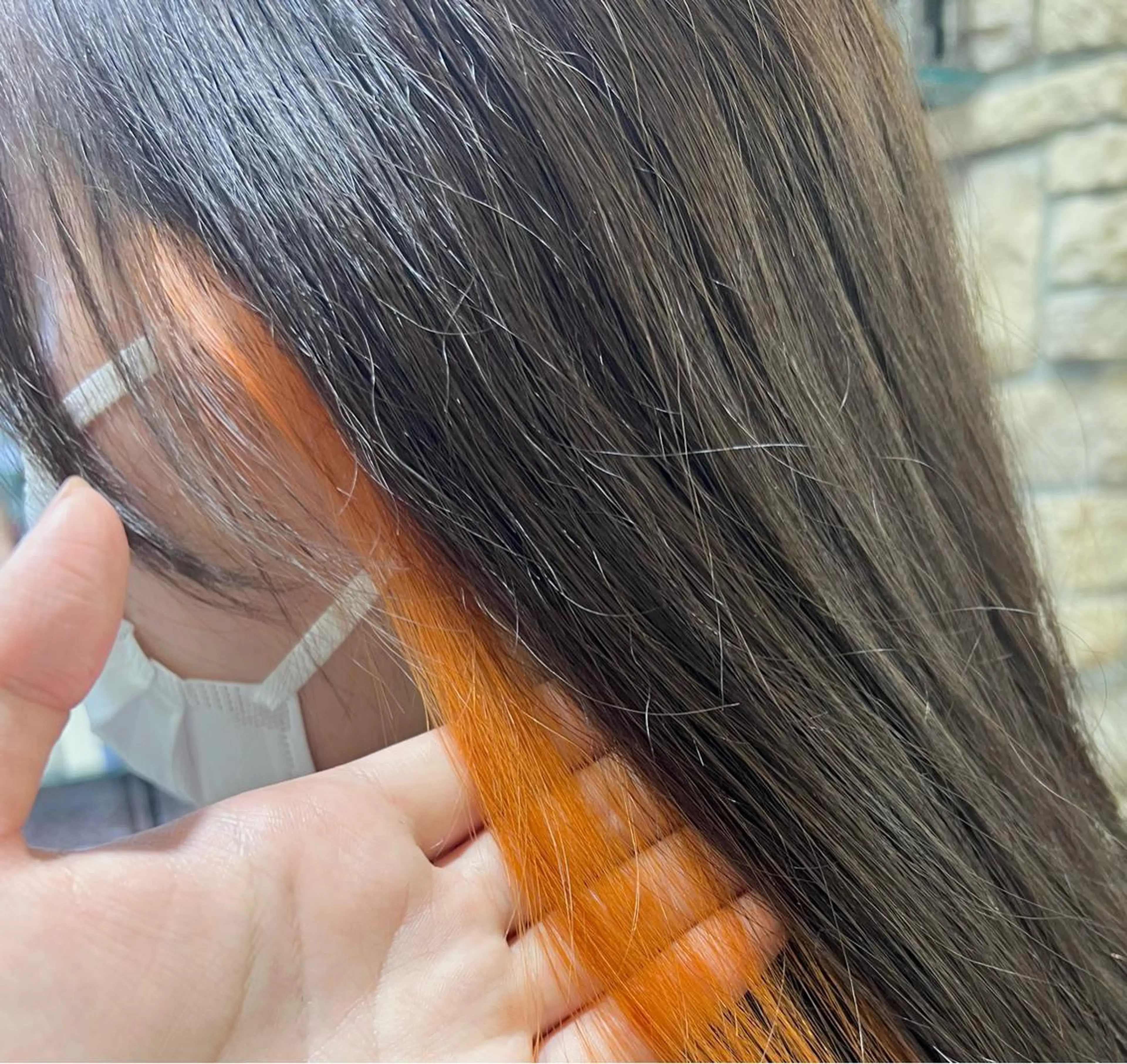 ロング カラー ブラウンカラー イヤリングカラー オレンジ 髪質改善カラー/矯正 /パーマの職人/航太のヘアスタイル