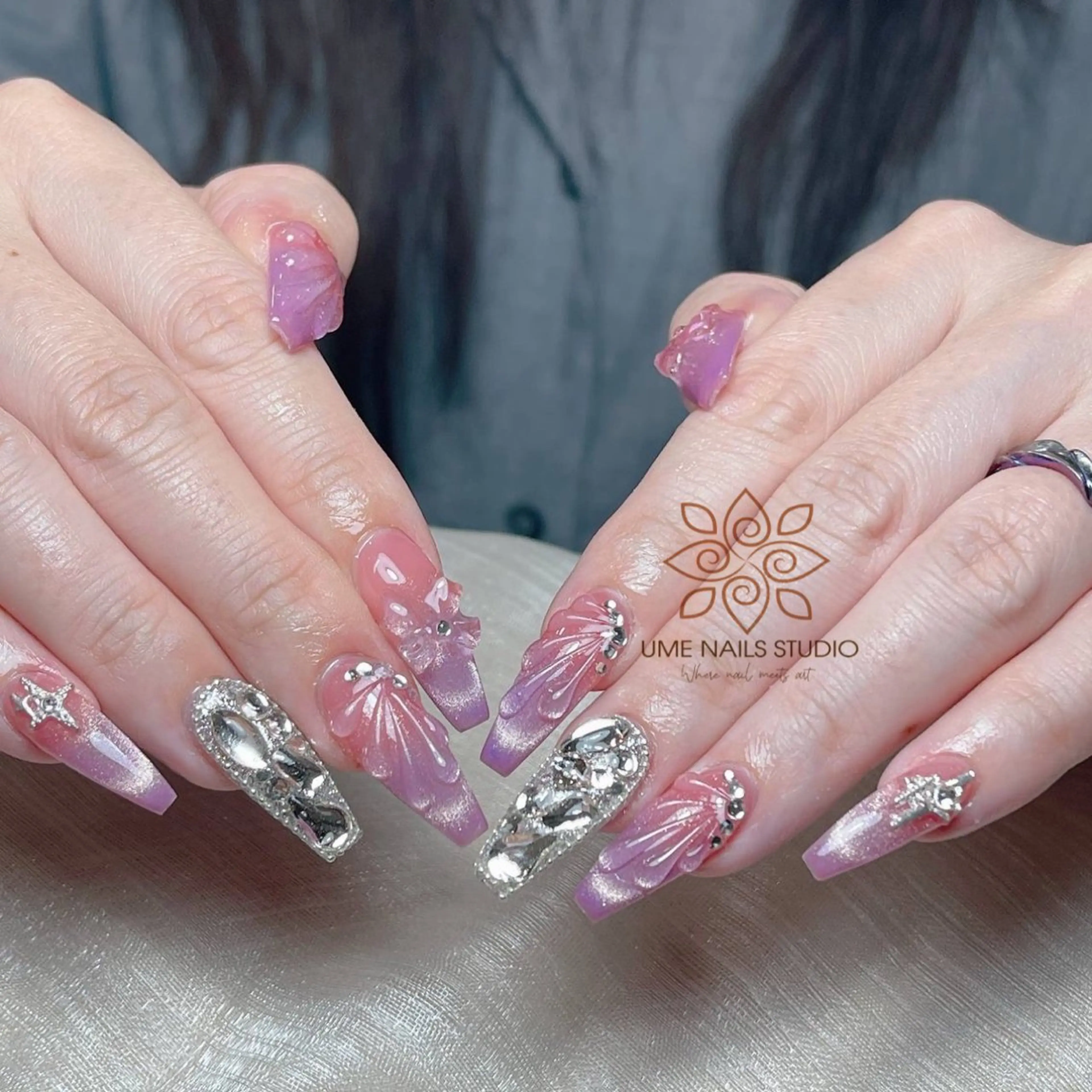 ネイル チークネイル クリアネイル ガーリー キラキラネイル 韓国ネイル Ume Nail Studioのネイルデザイン