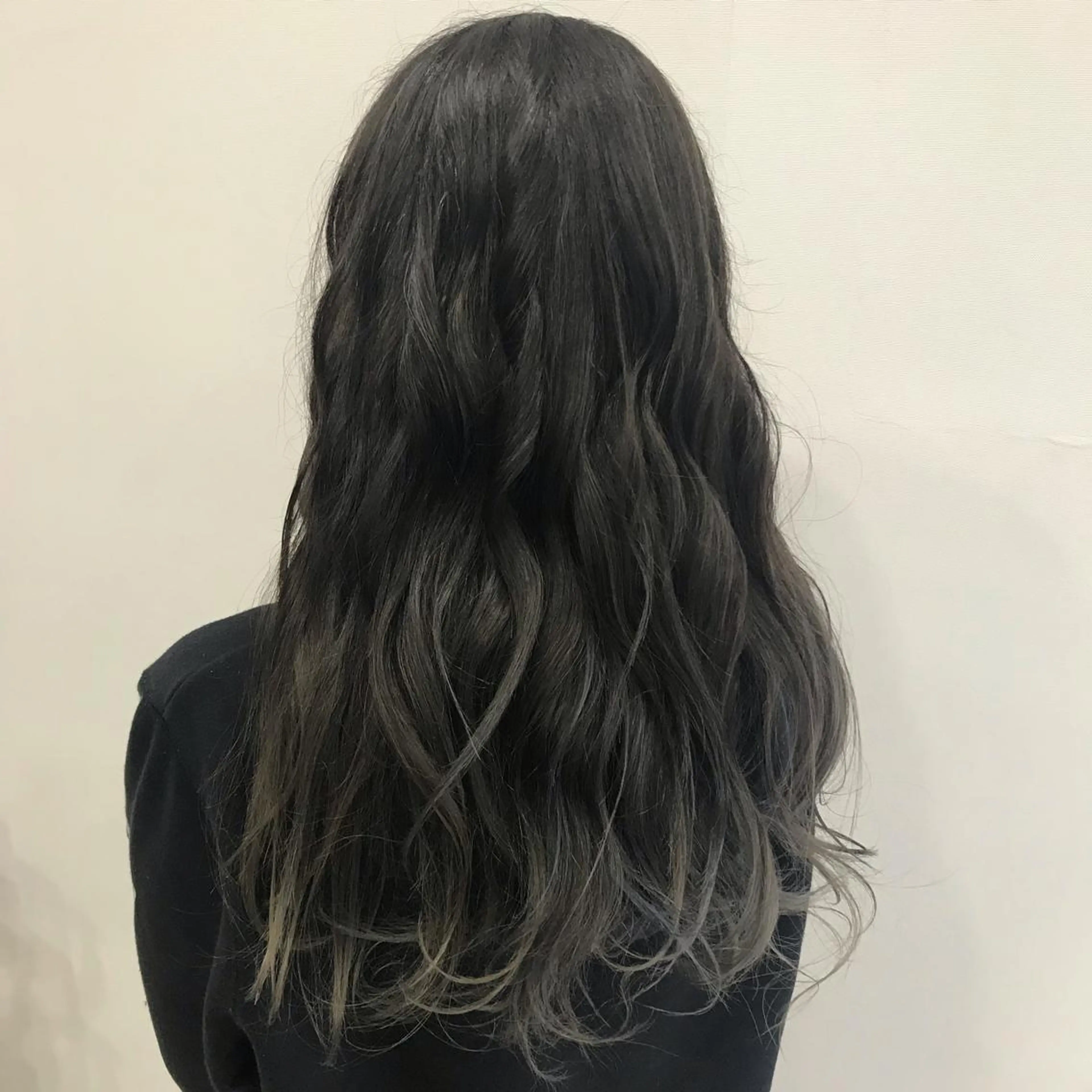 ロング カラー ブリーチ 透明感カラー グラデーションカラー ハイライトカラー ハイライト 佐山 聖玲奈のヘアスタイル