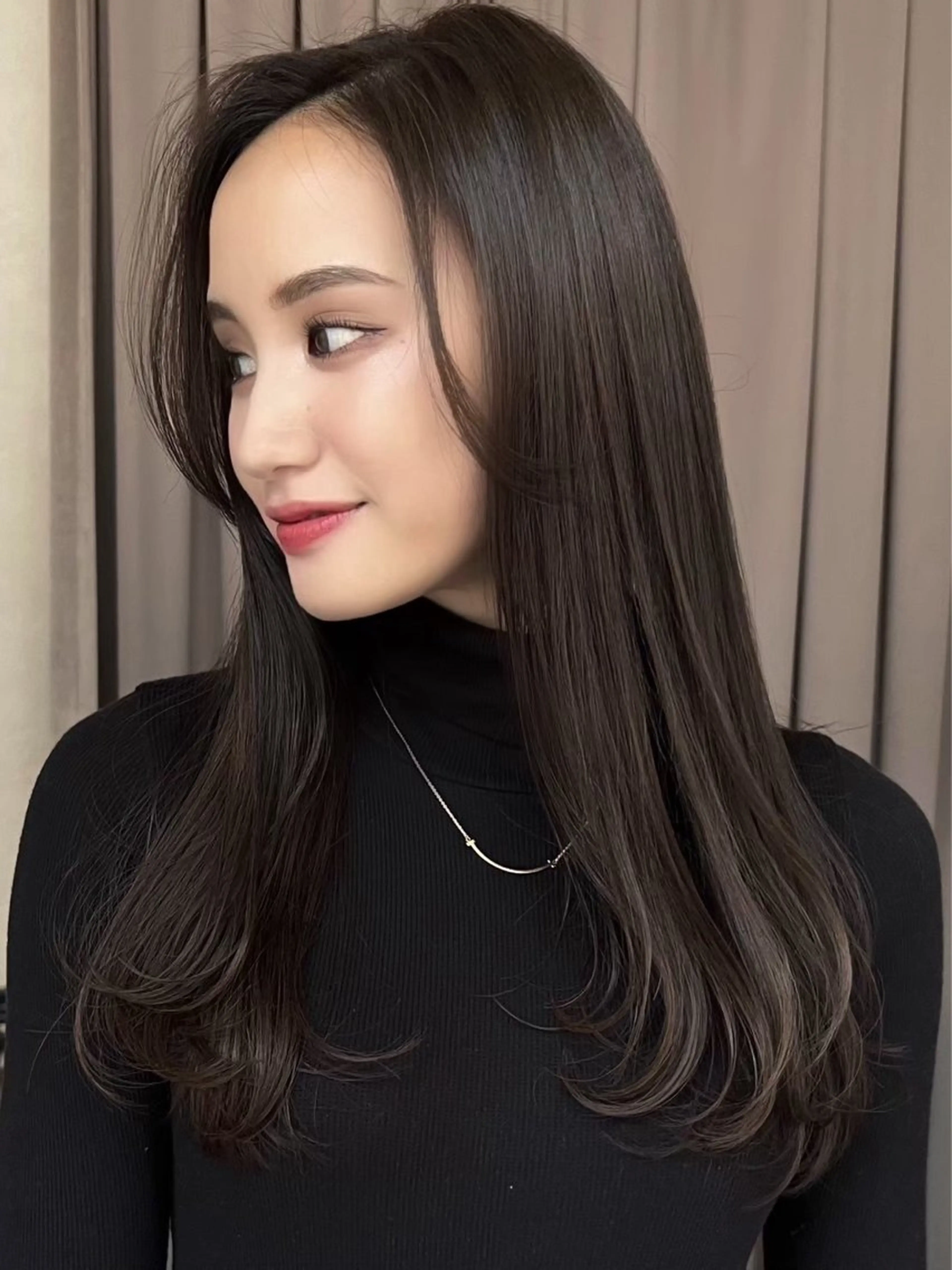 ロング カラー 椋 愛穂のヘアスタイル