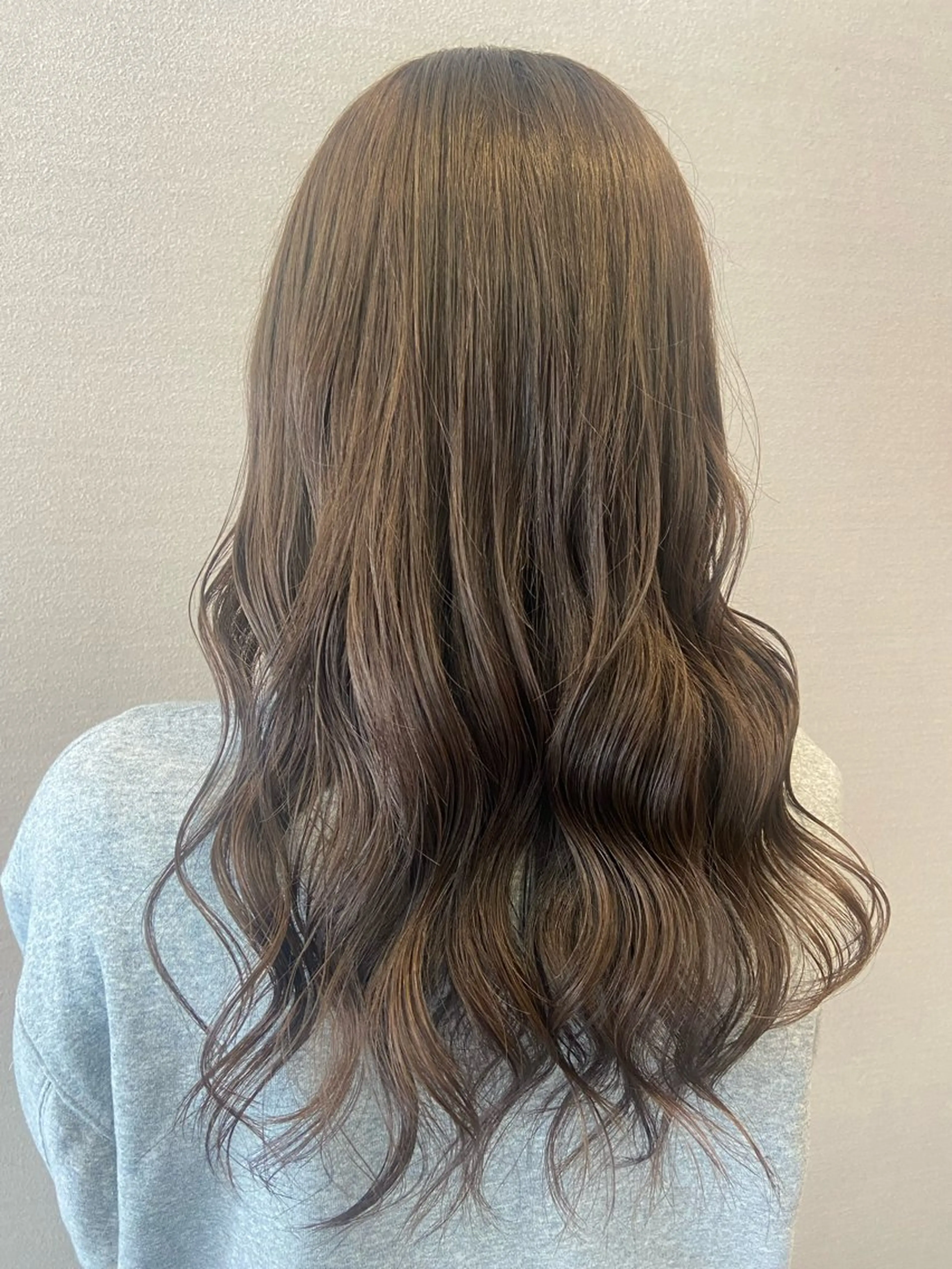 ロング カラー ベージュカラー 透明感カラー オリーブベージュ HAIR SALON TLP所属・都甲 純花のヘアスタイル