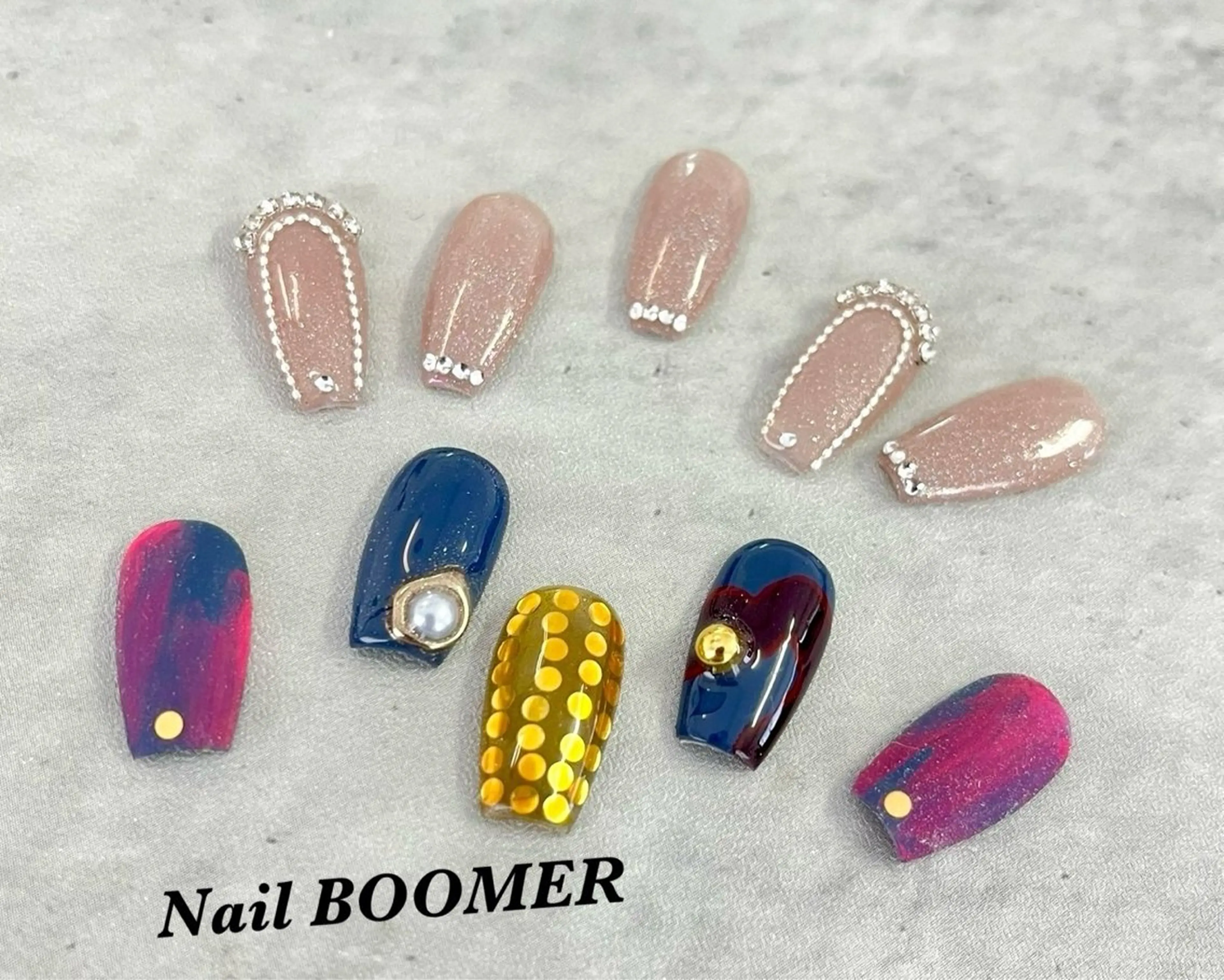 ネイル ハンドネイル フットネイル ネイル ブーマーのネイルデザイン