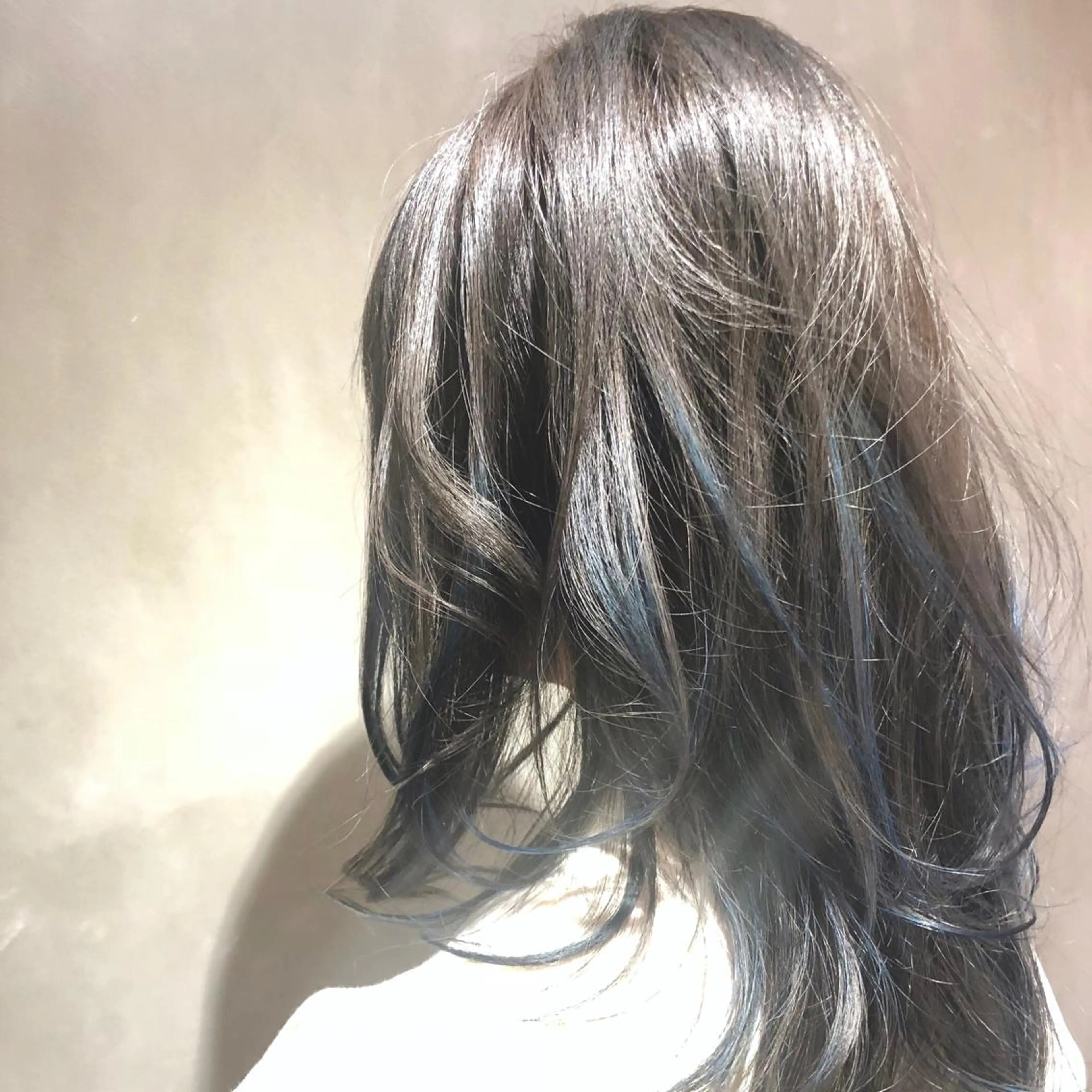 セミロング カラー ブルーカラー ダークグレー lasPAVILION-ラスパビリオン-所属・las PAVILIONのヘアスタイル