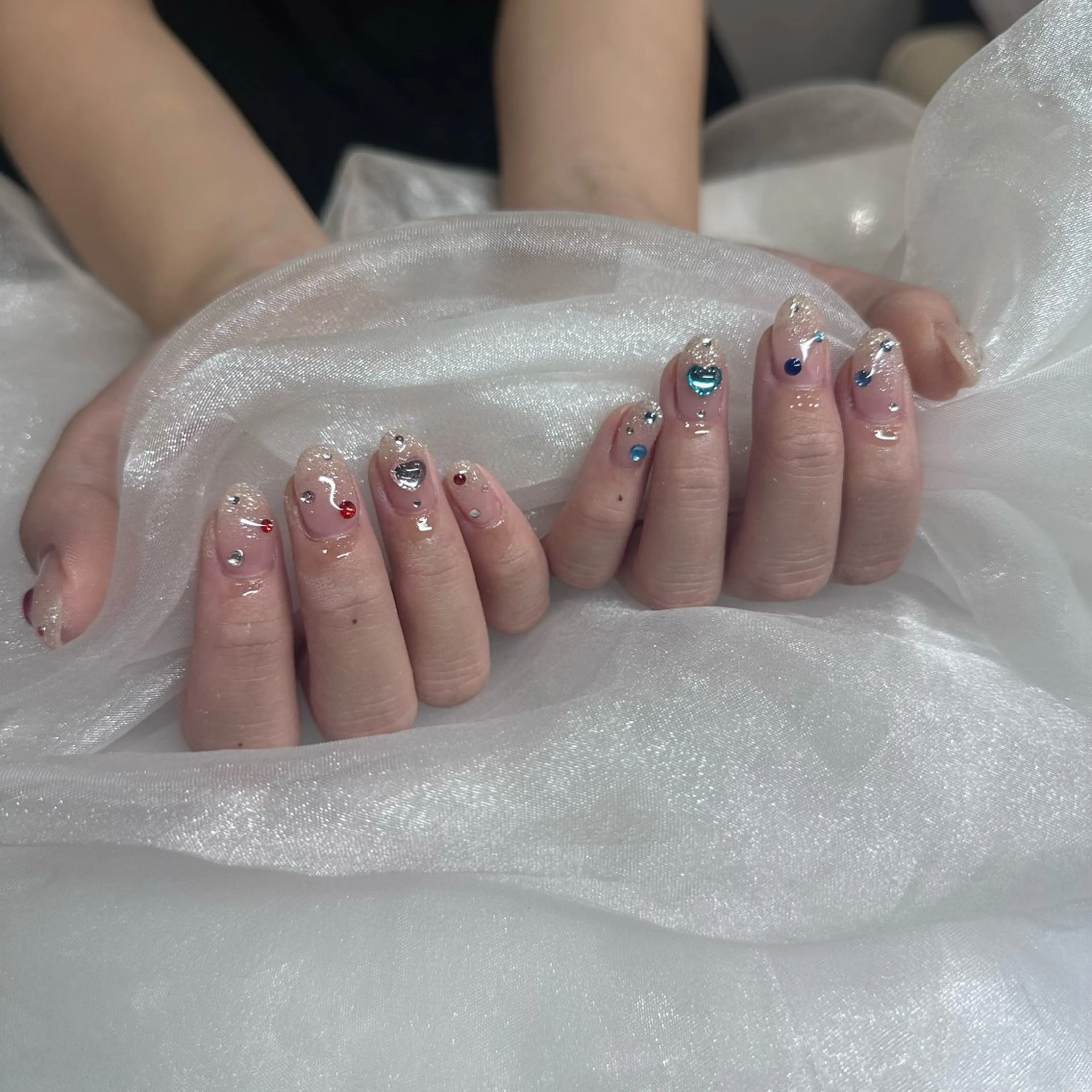 ネイル キラキラネイル ストーンネイル ume hairsalon所属・nono/ 熊取ﾈｲﾙｻﾛﾝのネイルデザイン