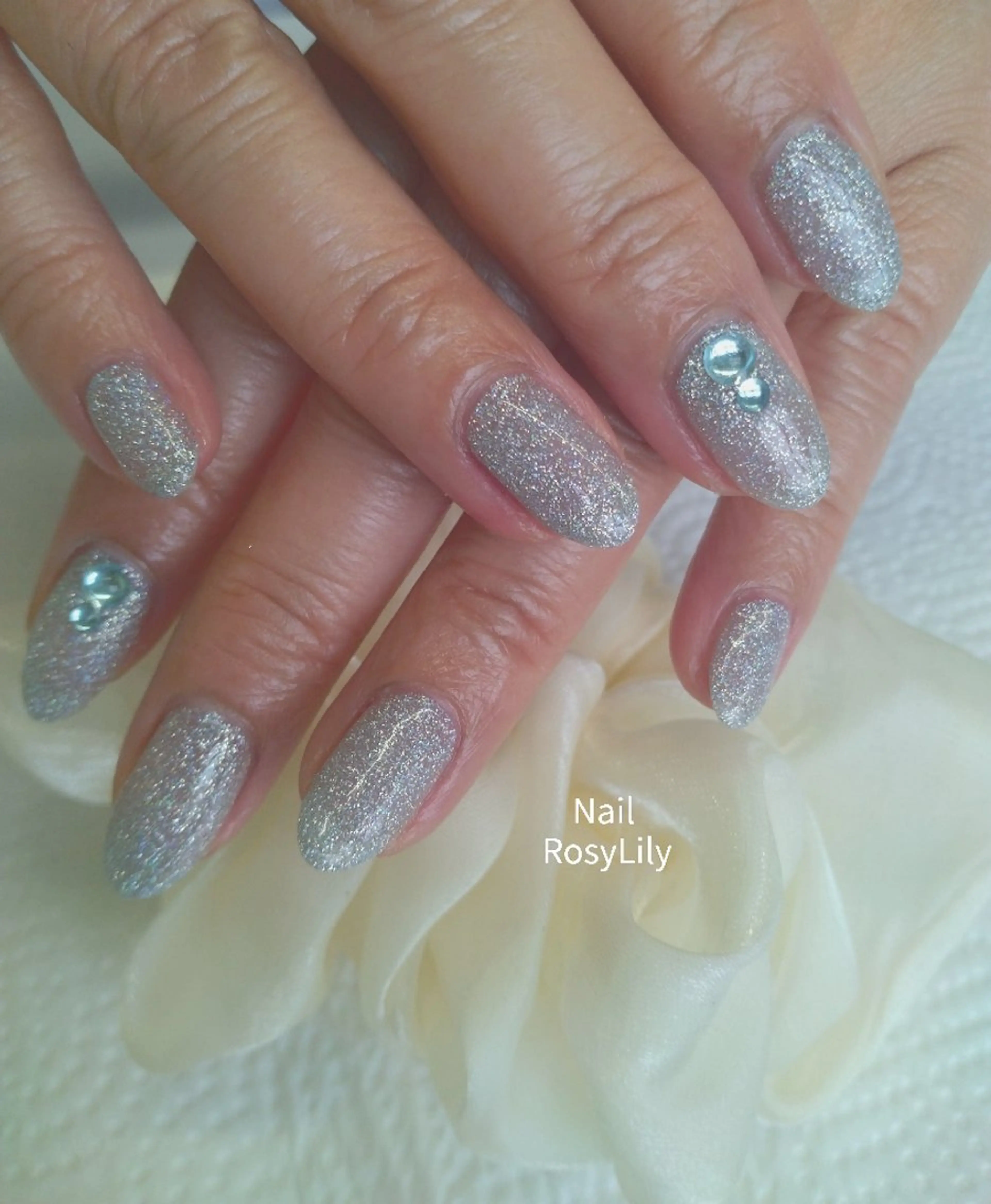 ネイル オーロラネイル フラッシュネイル ハンドネイル ハンドケア プライベートサロン RosyLily所属・プライベートサロン Rosy Lilyのネイルデザイン