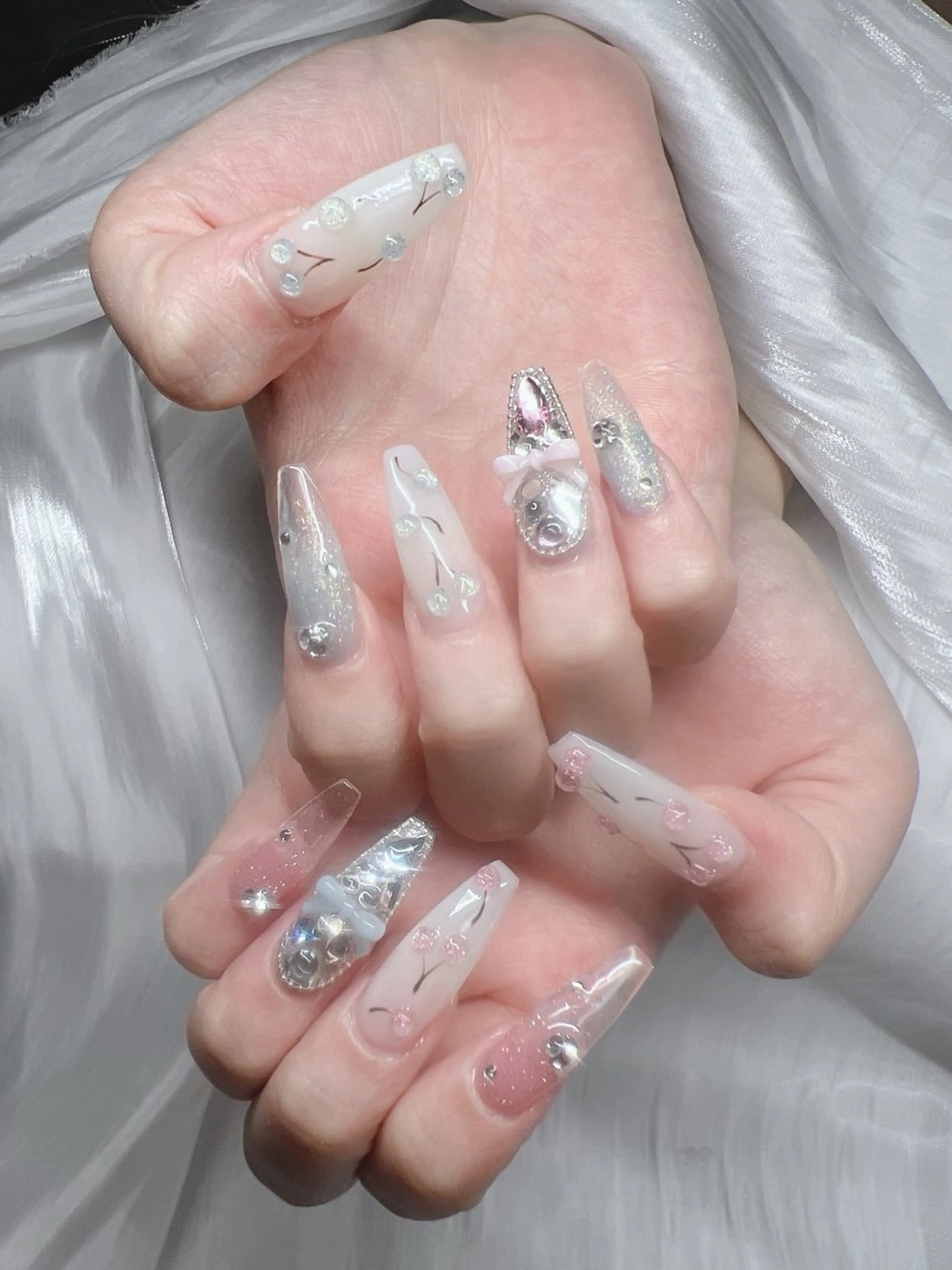 ネイル 長さ出し グラデーション キラキラネイル マグネットネイル ニュアンスネイル ハンドネイル Lee Nails チップ長さだし専門店のネイルデザイン