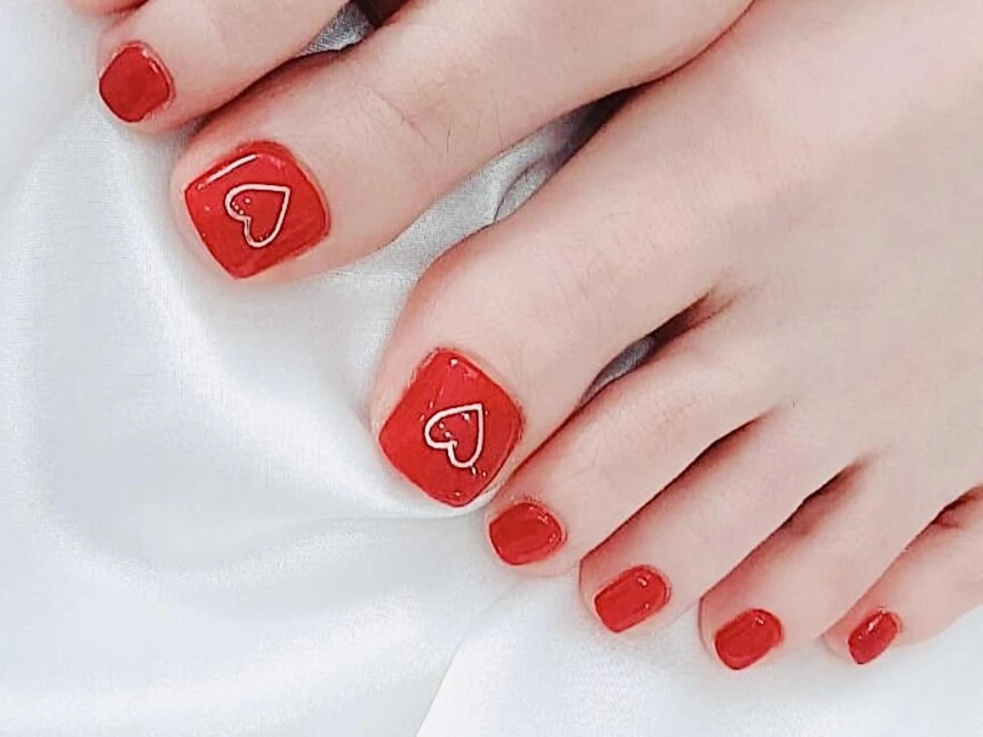 ネイル バレンタイン フットネイル Salute本店 🦋仲原里佳のネイルデザイン