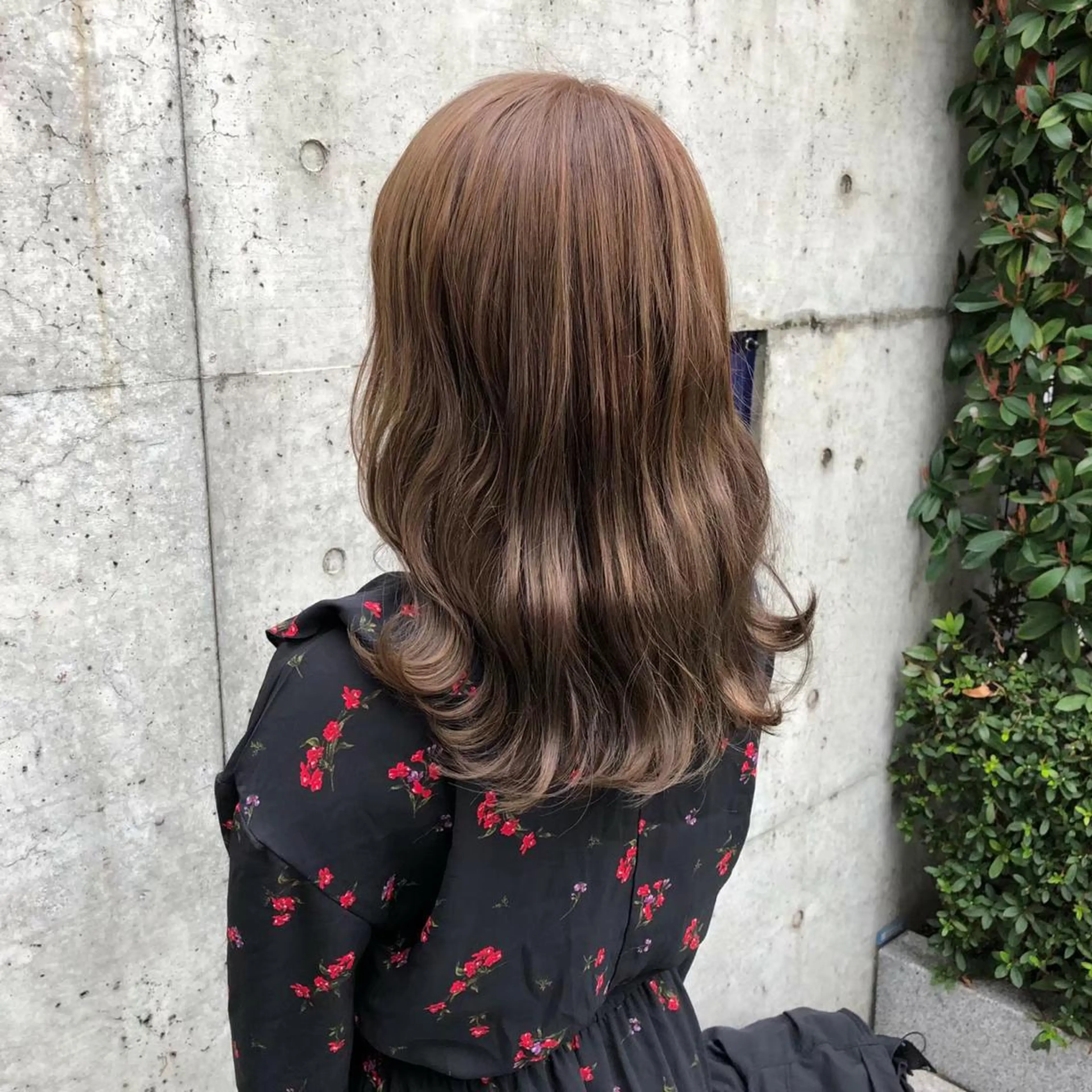 セミロング カラー アッシュ アッシュグレー ベージュカラー 黒髪 ブリーチ 💕ブリーチ/ヘアメ 🎀YUUKAのヘアスタイル