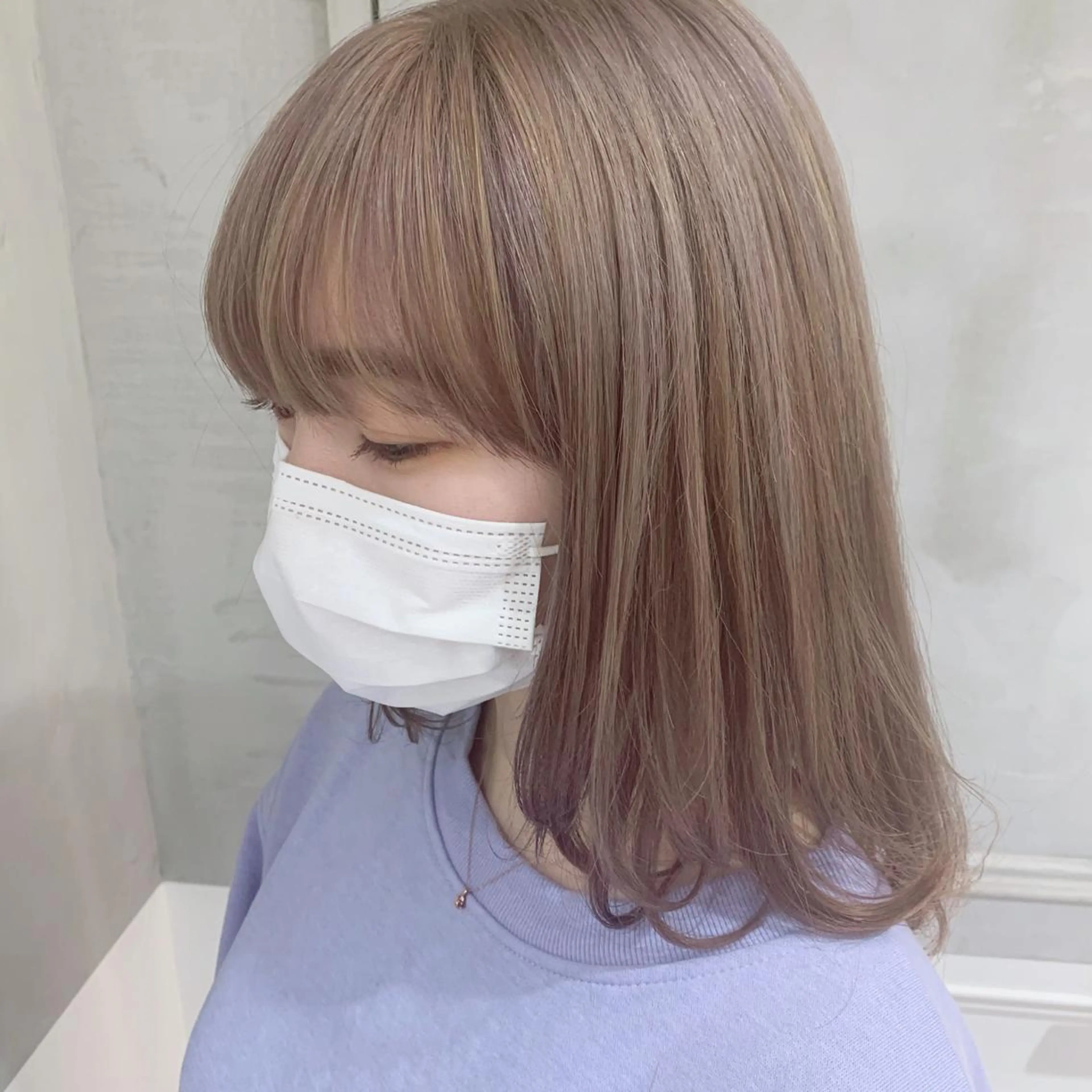 ミディアム 透明感ブリーチ カラー✨有坂映哉のヘアスタイル