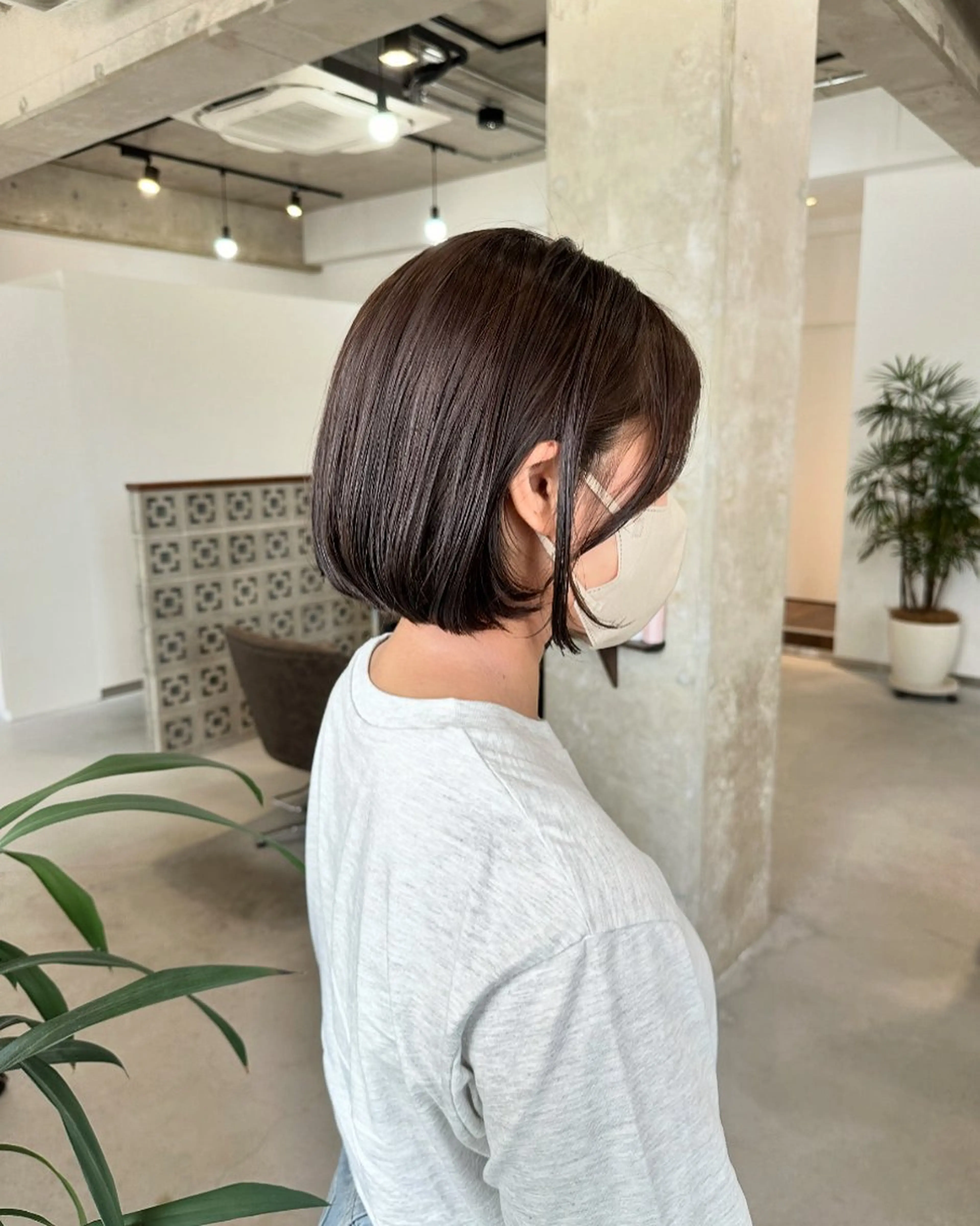 ミディアム ボブ カット ヘアカラー トリートメント カイリ /レイヤーカットのヘアスタイル