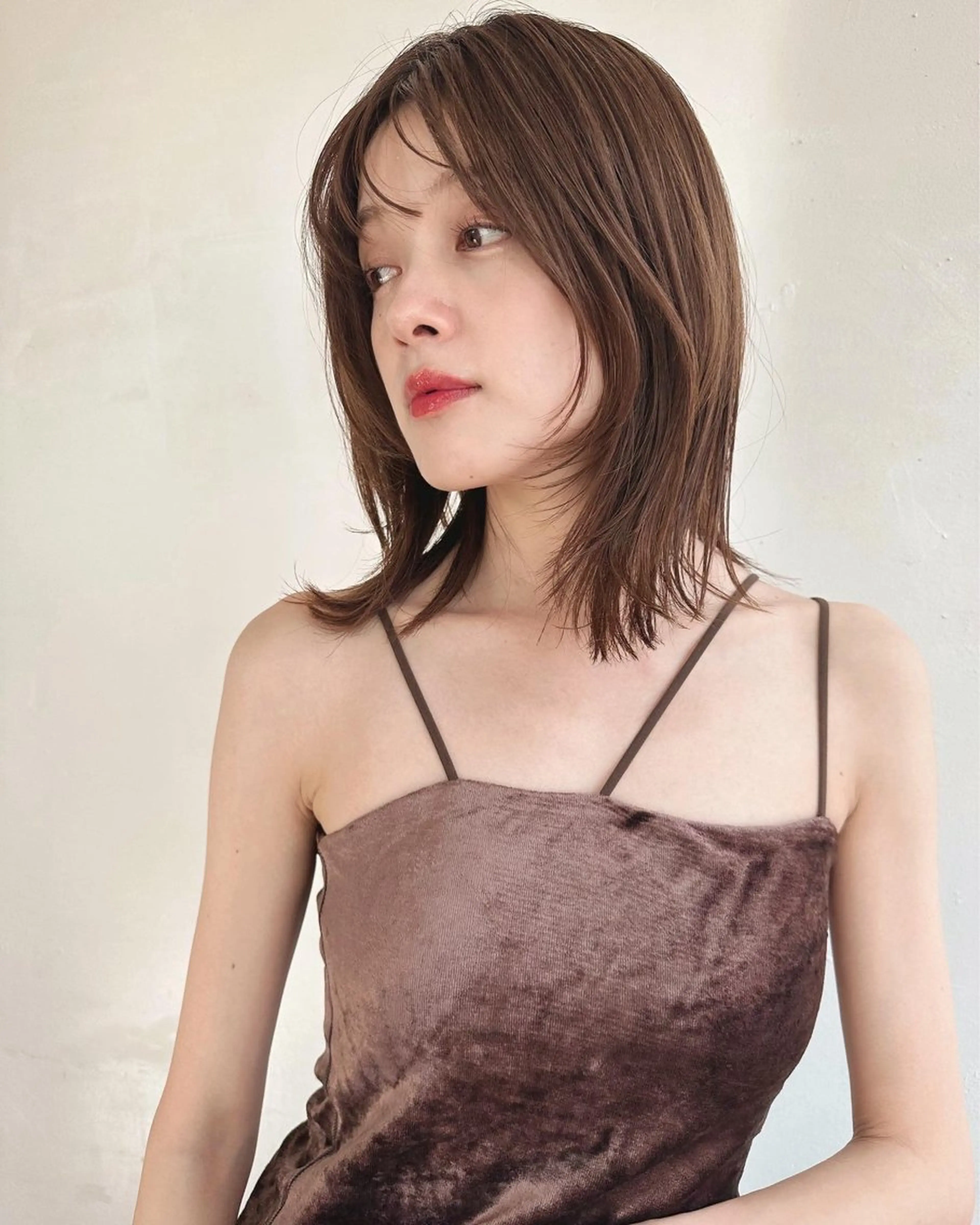 ミディアム レイヤーカット ウルフカット ウルフレイヤー 鎌倉 彩のヘアスタイル