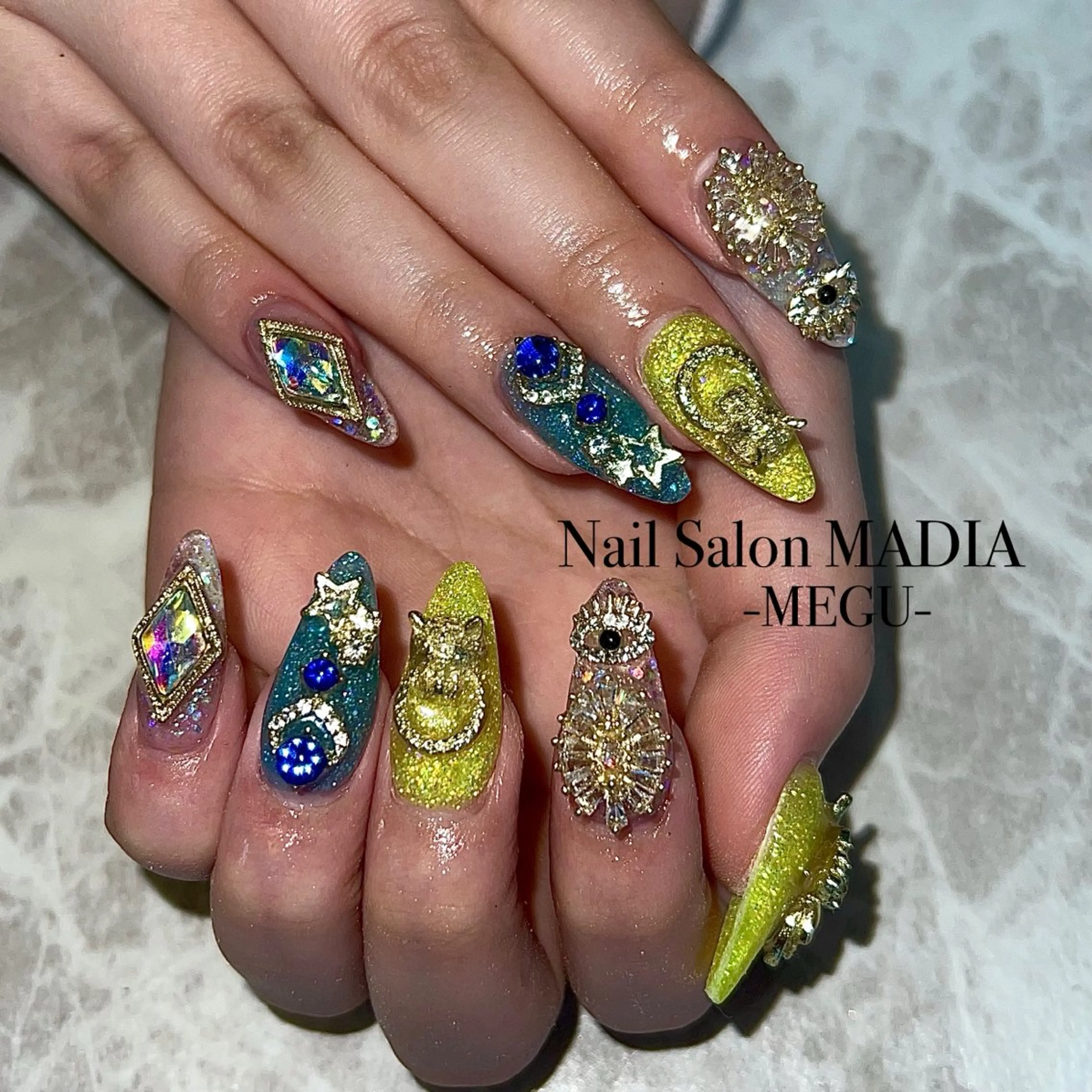 ネイル MADIA藤沢所属・MADIA MEGUのネイルデザイン