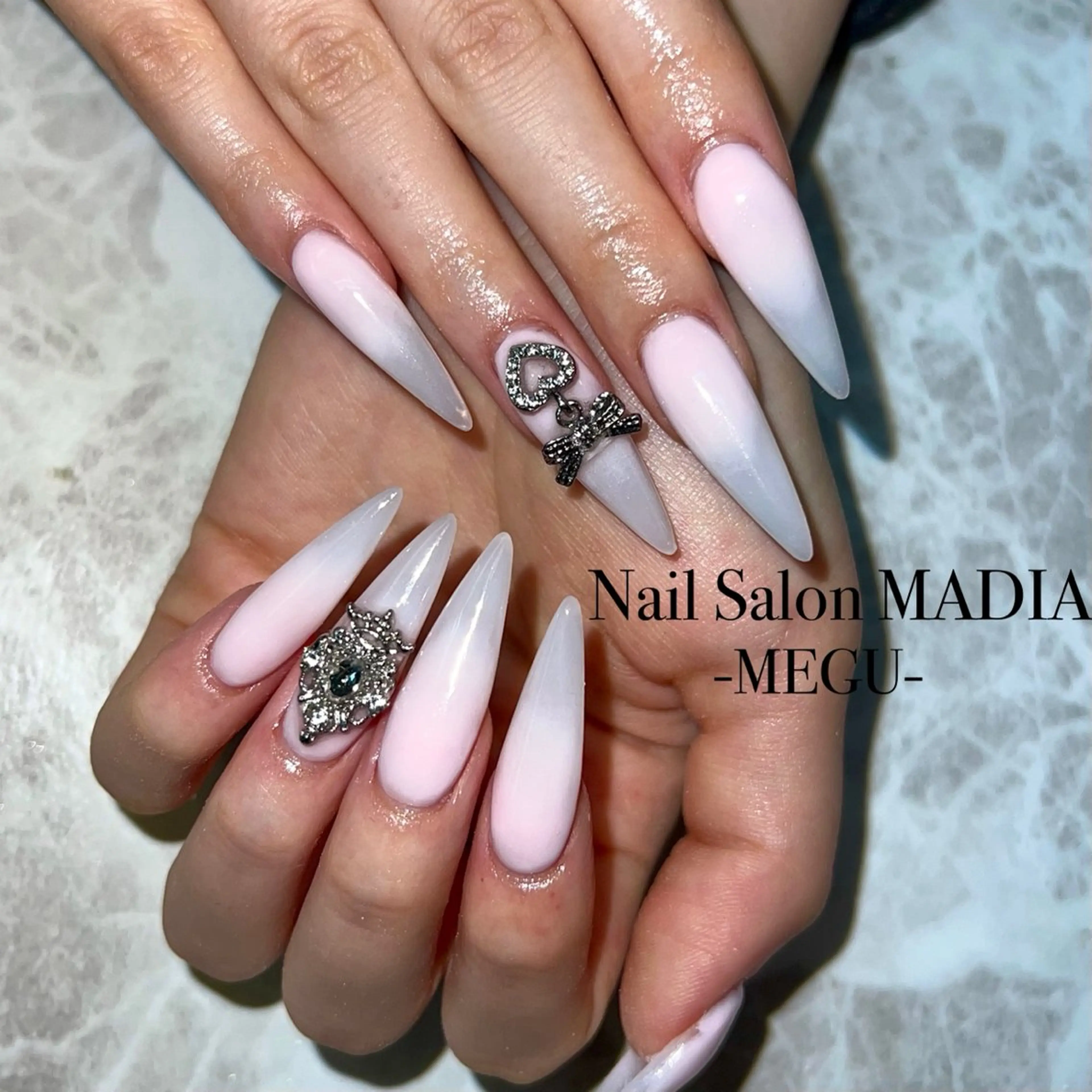 ネイル MADIA藤沢所属・MADIA MEGUのネイルデザイン