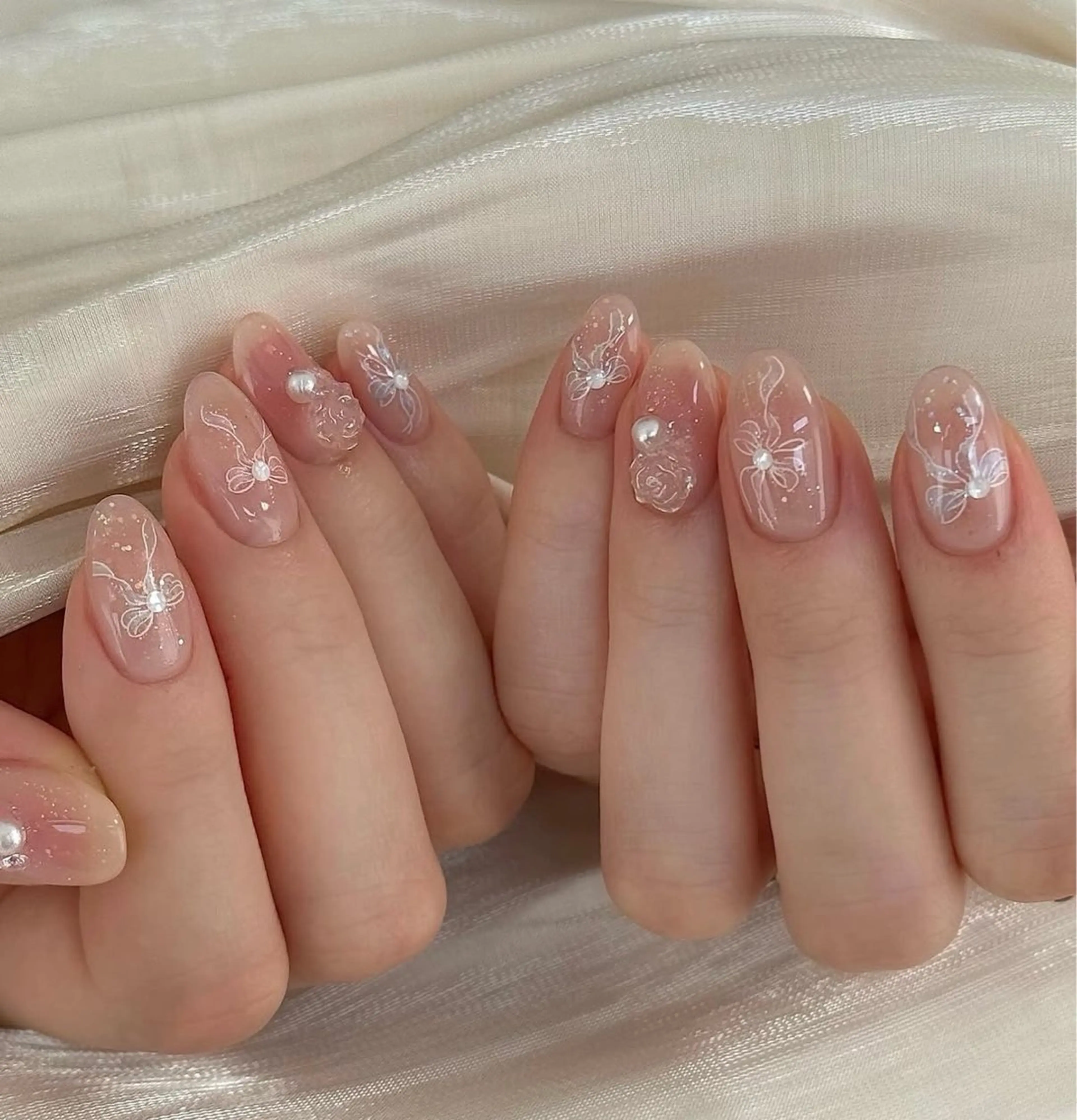 ネイル アートネイル オフィスネイル リボン シンプルネイル ブライダルネイル ハンドネイル ハンドケア NailSalon✨ Écrinエクランのネイルデザイン