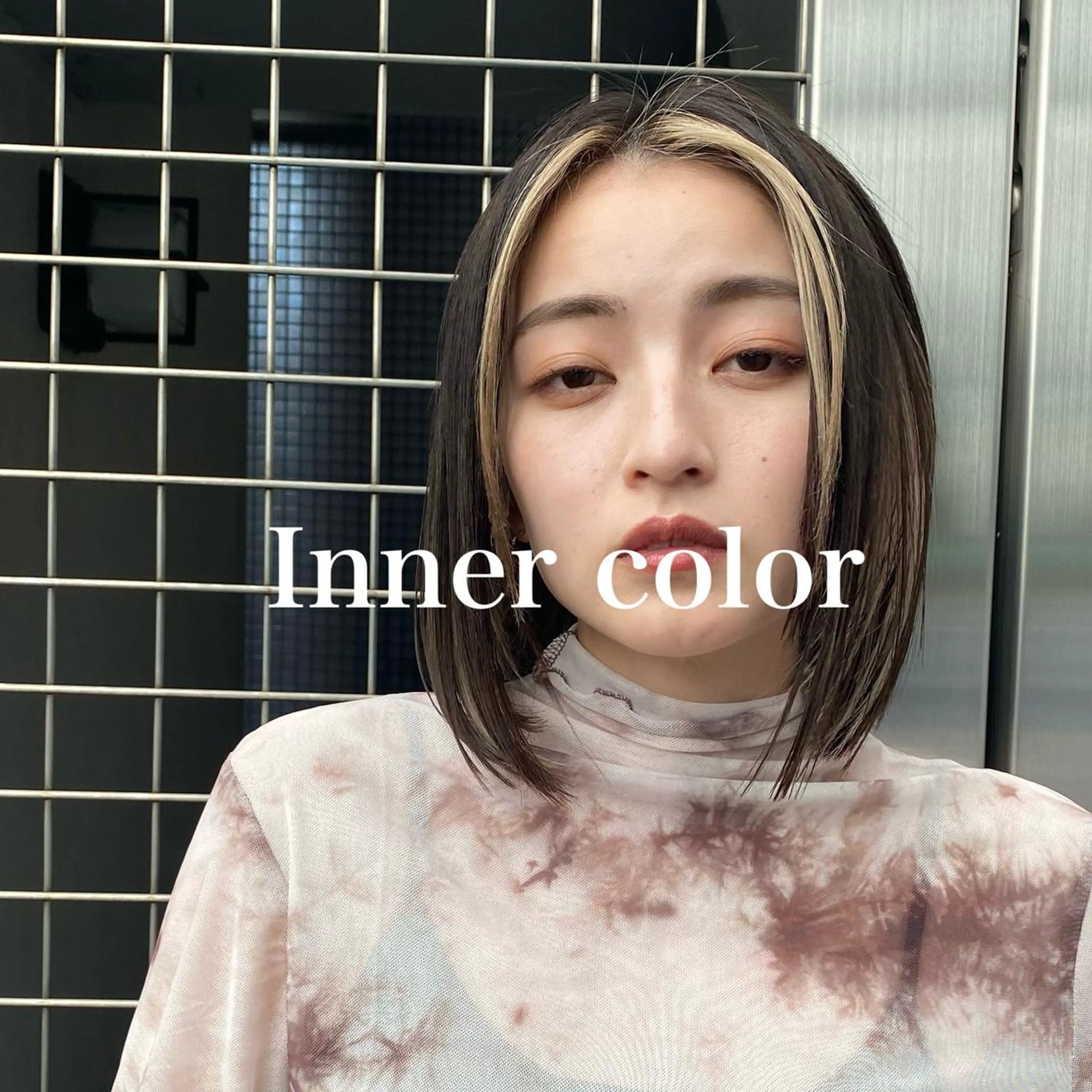 ミディアム レイヤーカット/ 前髪顔周りカットのヘアスタイル