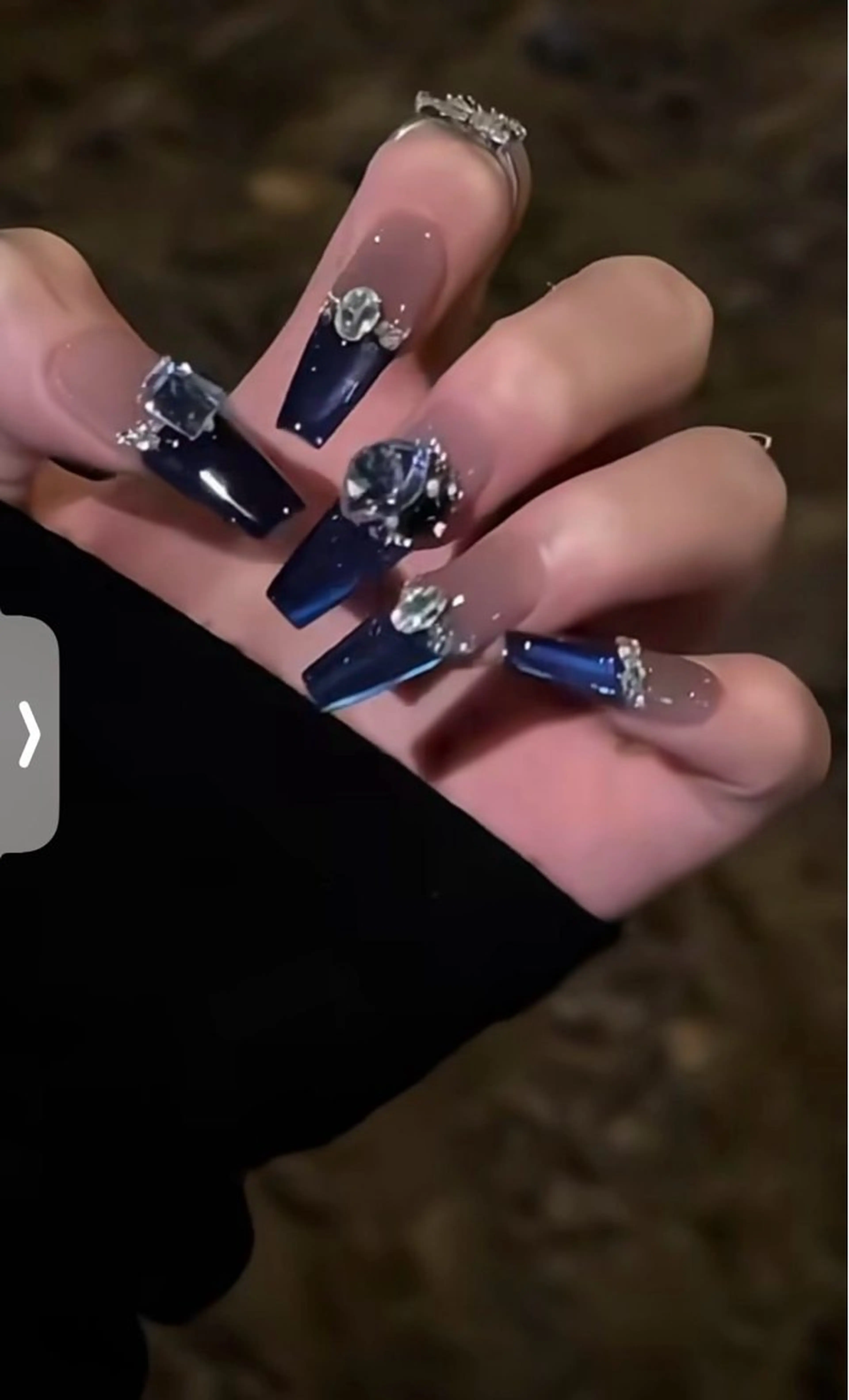 ネイル アートネイル 長さ出し ジェルネイル マグネットネイル ニュアンスネイル ハンドネイル なな_ CloudyChanのネイルデザイン