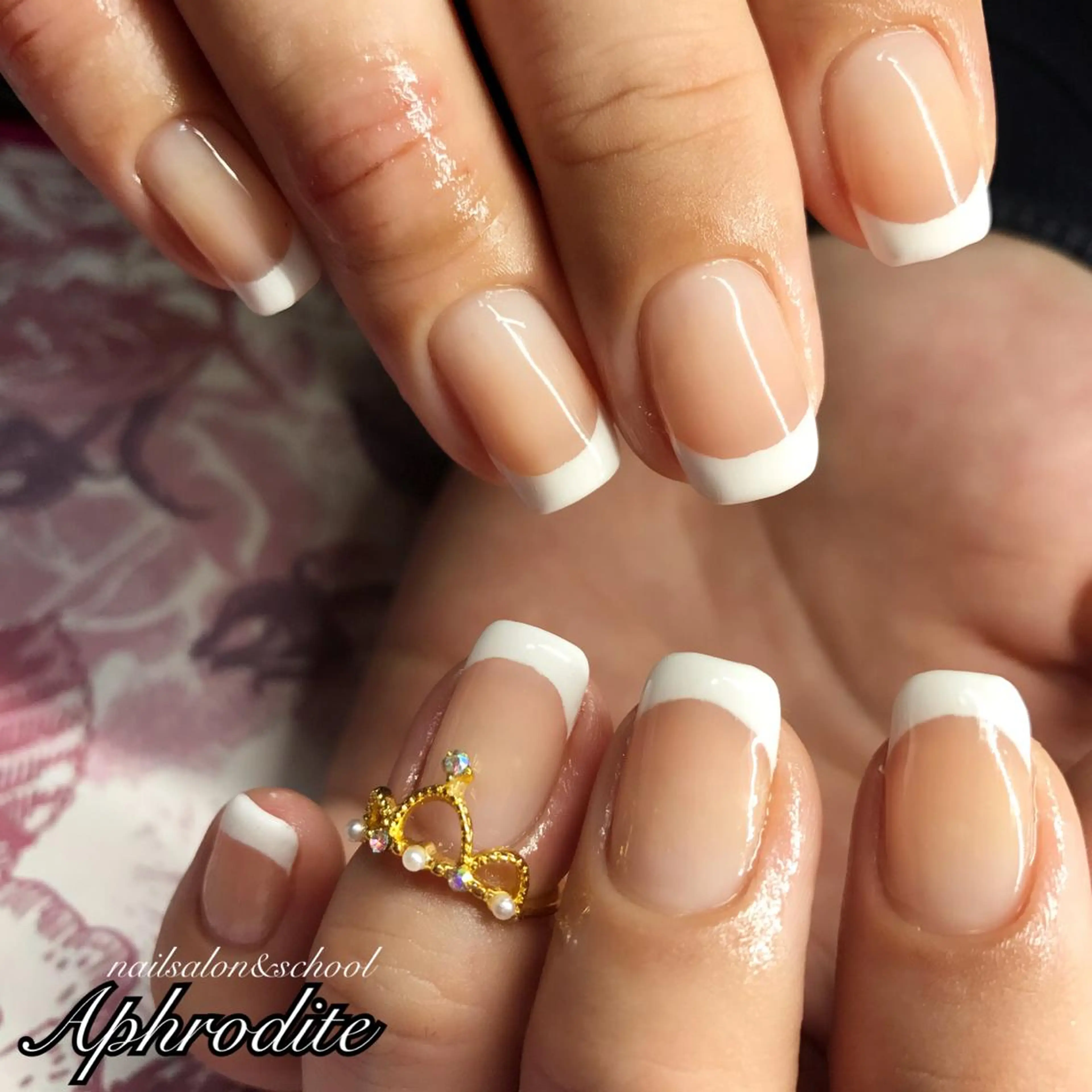 ネイル フレンチネイル ジェルネイル APHRODITE Nagisaのネイルデザイン