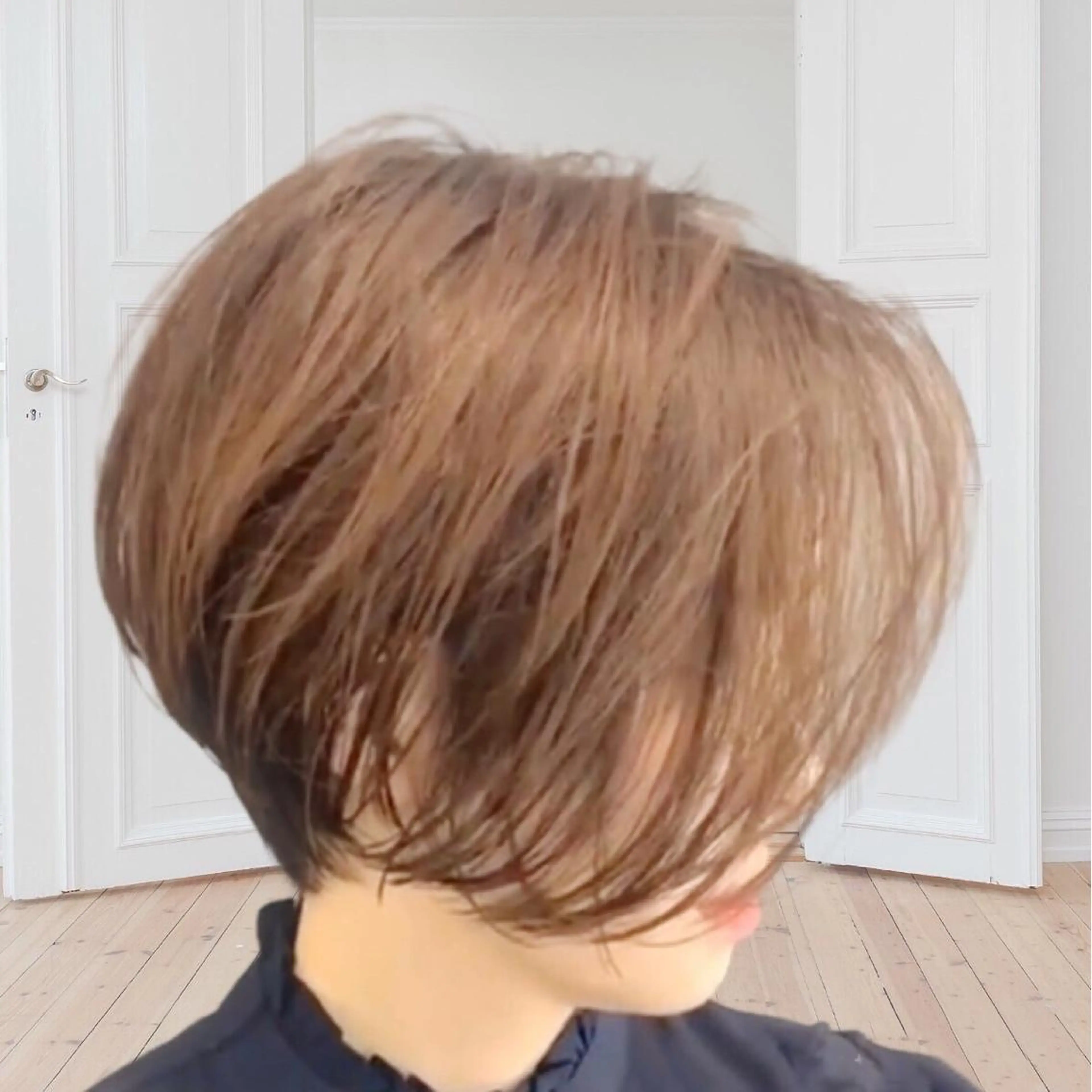 ショート カラー エレガンス 六甲店(面貸)のヘアスタイル