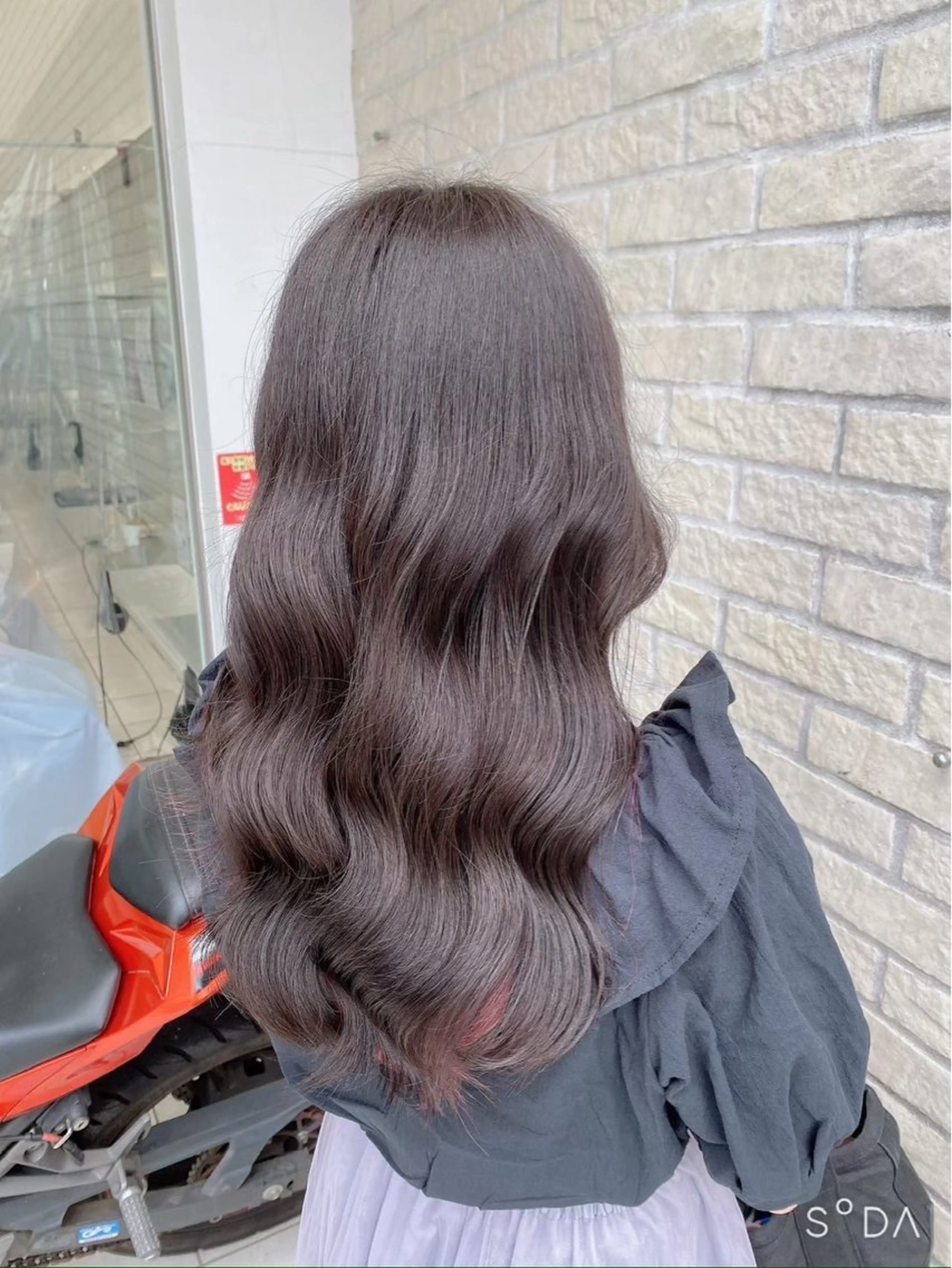 ロング 🫧ハイトーンカラー 🫧河野すなお🧸✨のヘアスタイル