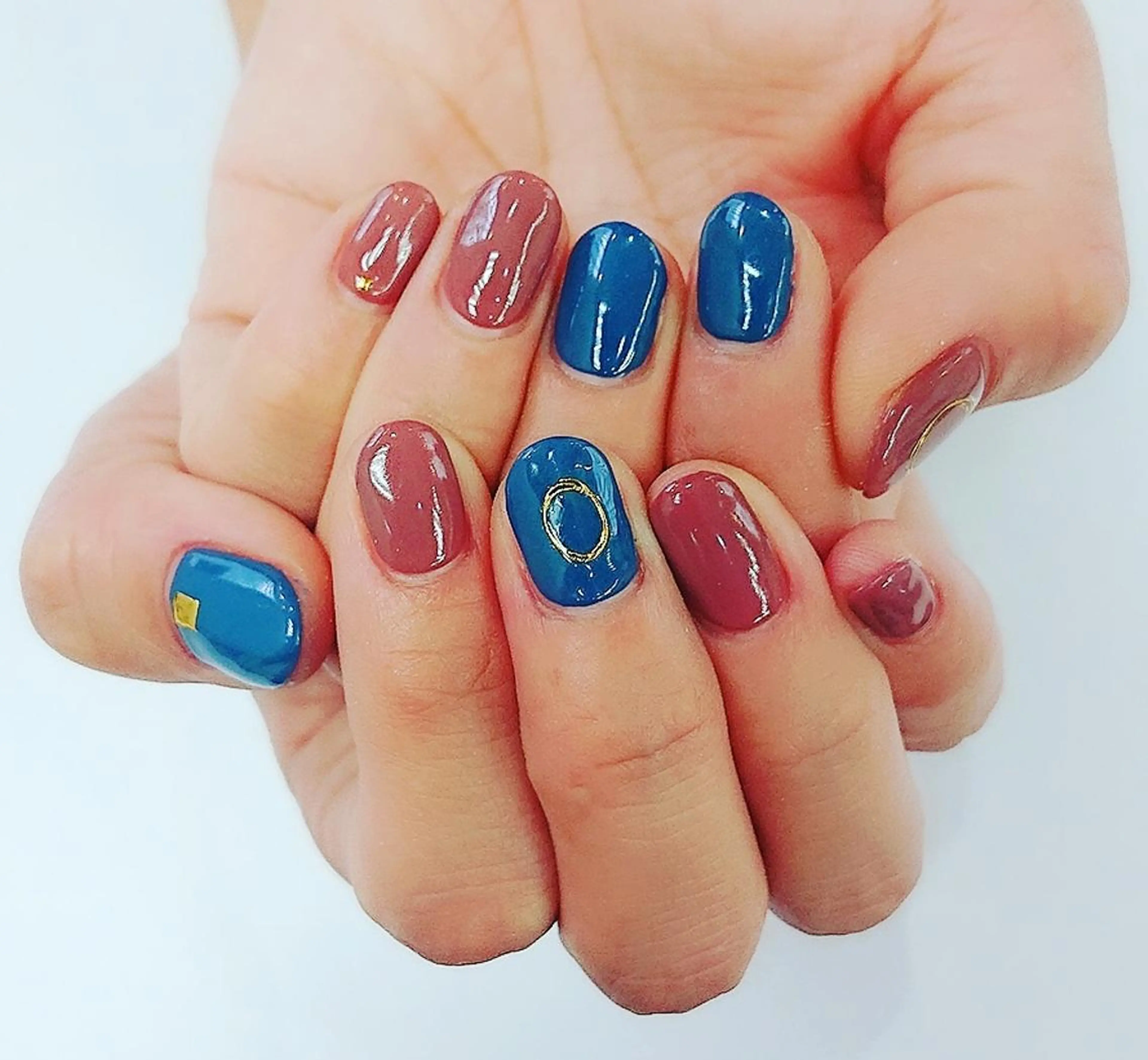 ネイル ブルー ピンク ハンドネイル 🍒当日もOK🍒 𝑳𝑼𝑵𝑨花井のネイルデザイン