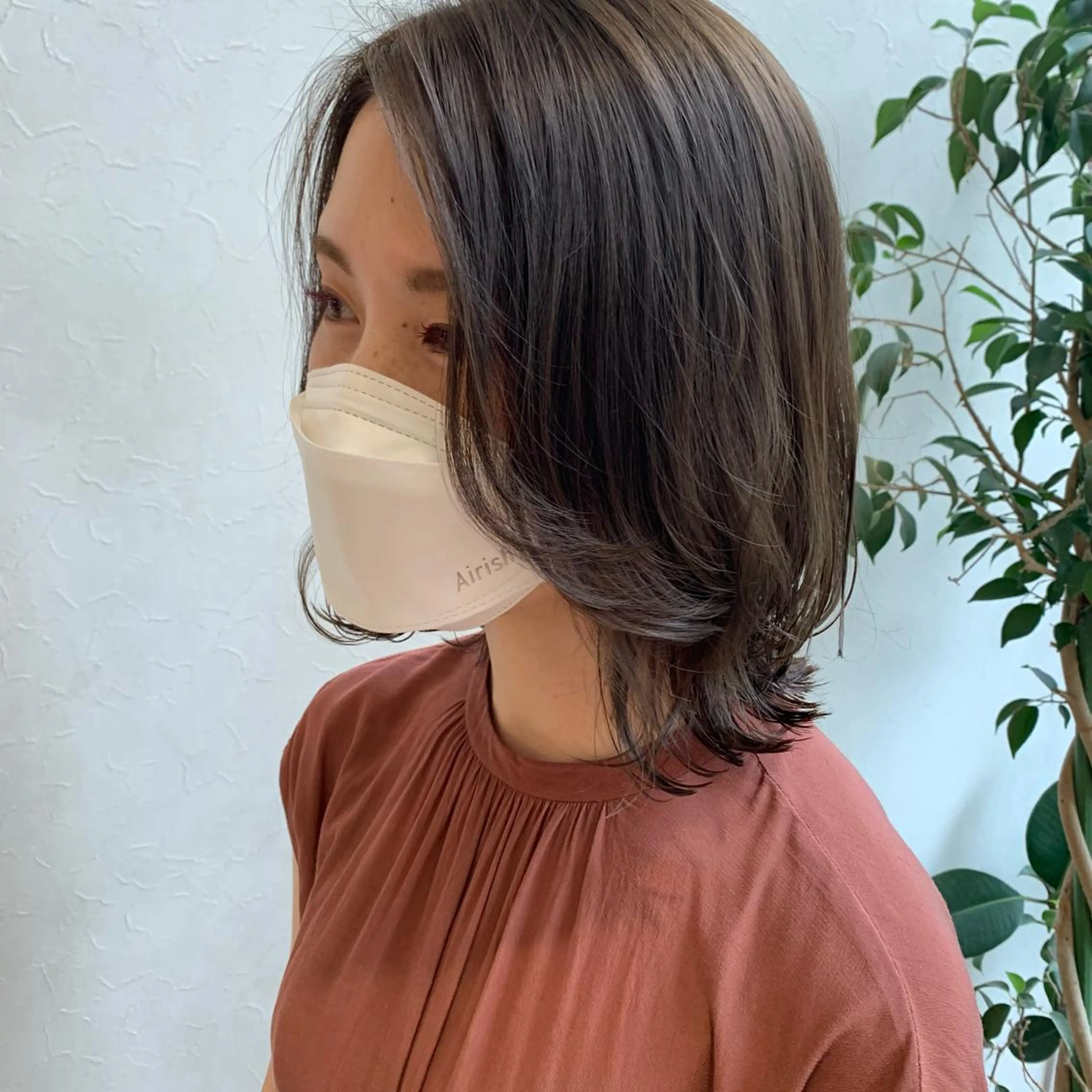 ミディアム カラー ボブレイヤー グレージュ イルミナカラー ボブ レイヤーカット メンズ指名多数!! SiLO 田島のヘアスタイル