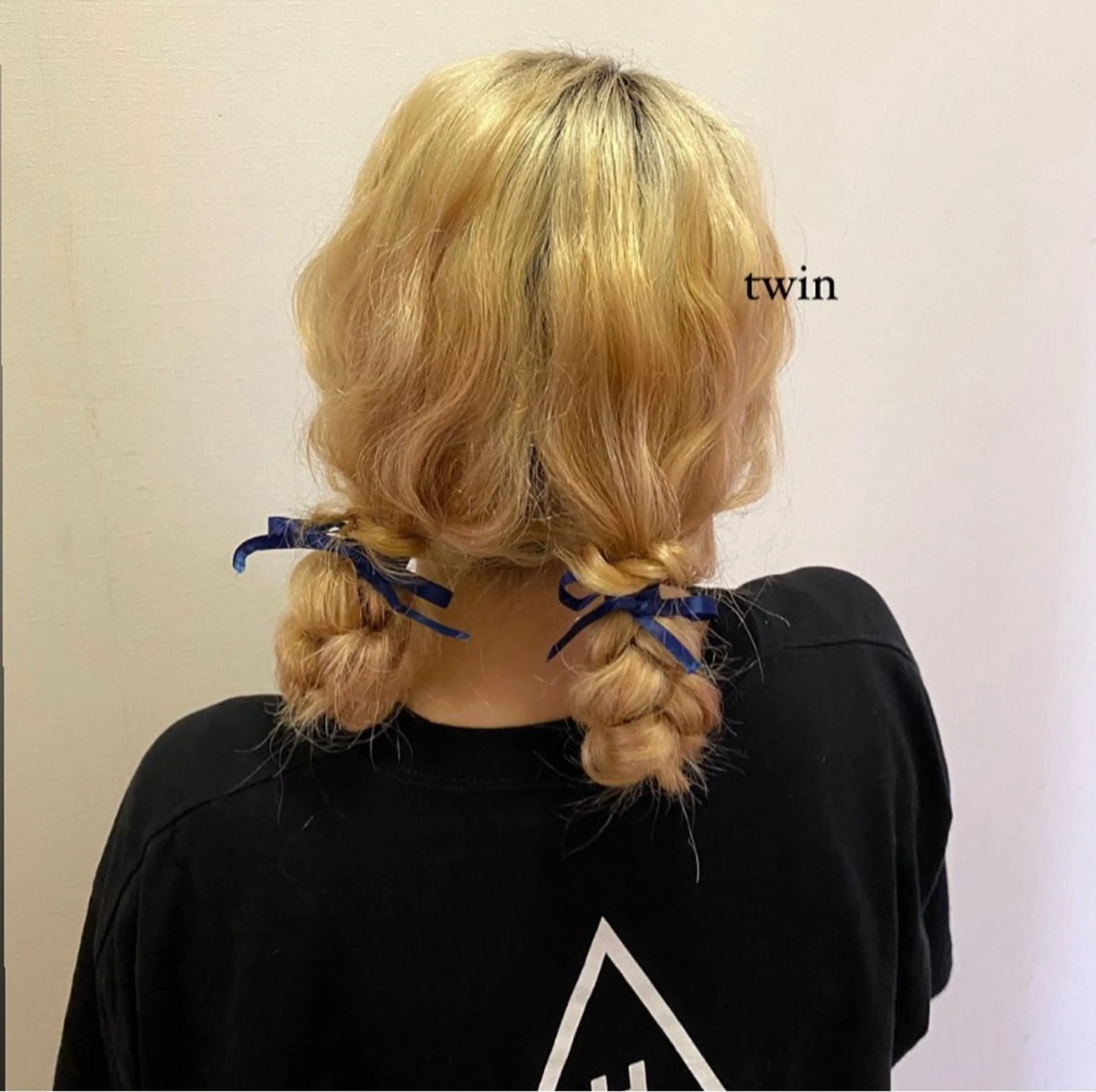 セミロング お団子ヘア Hina/Lino /WESTのヘアスタイル