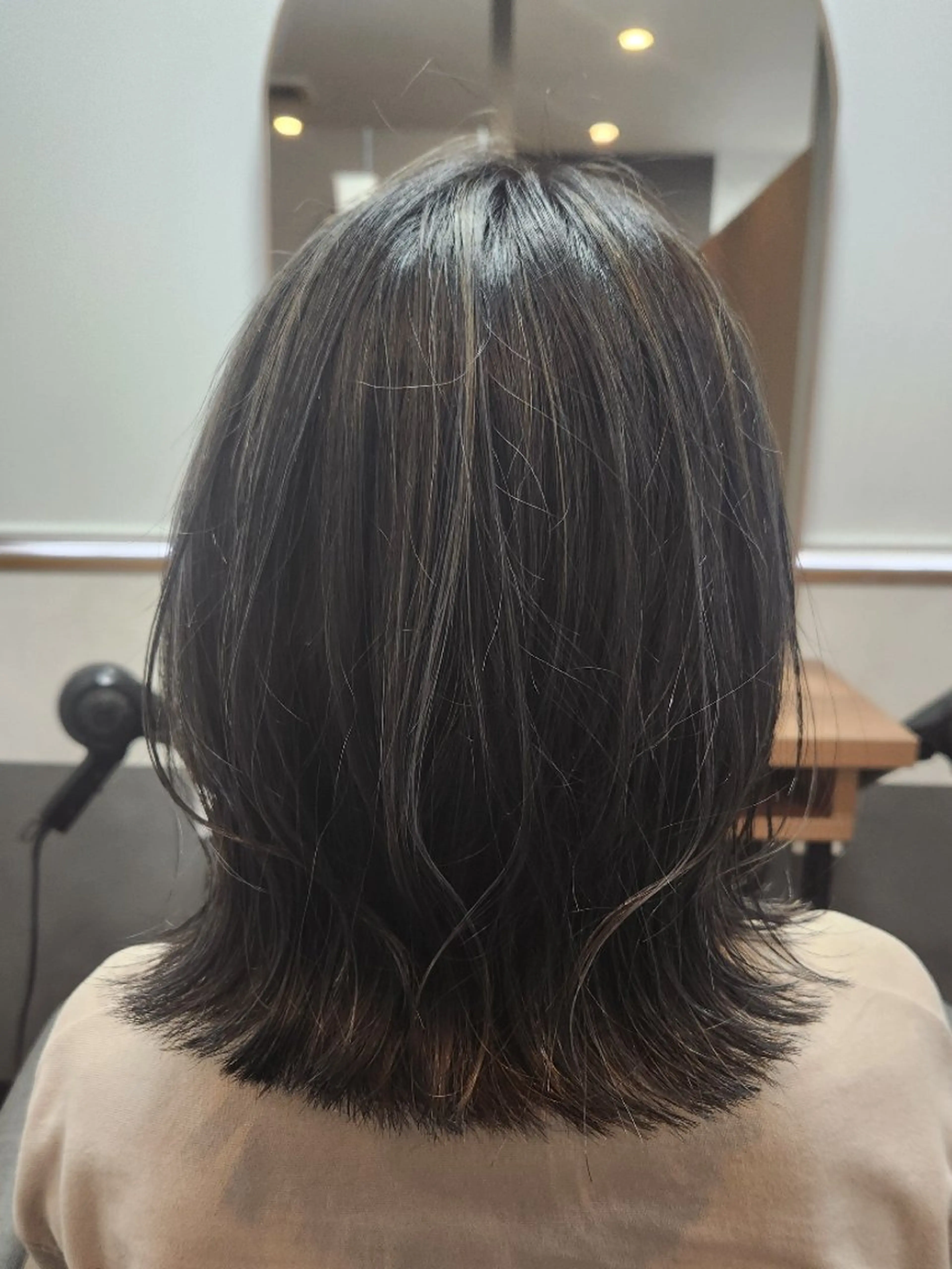 ミディアム カラー ハイライトカラー ハイライト ✂ AYAのヘアスタイル
